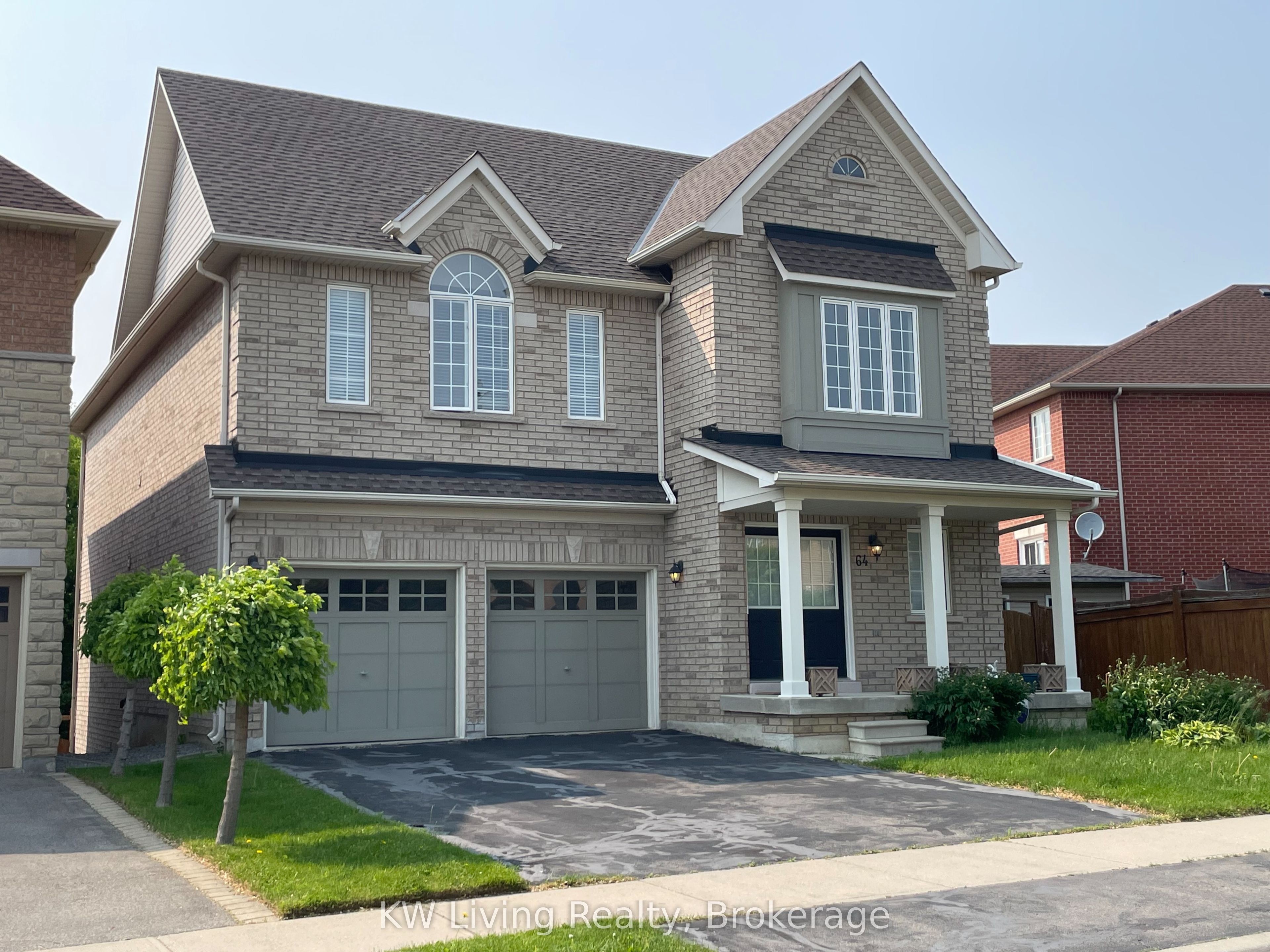 64 Oblate Crescent Property Photo 1