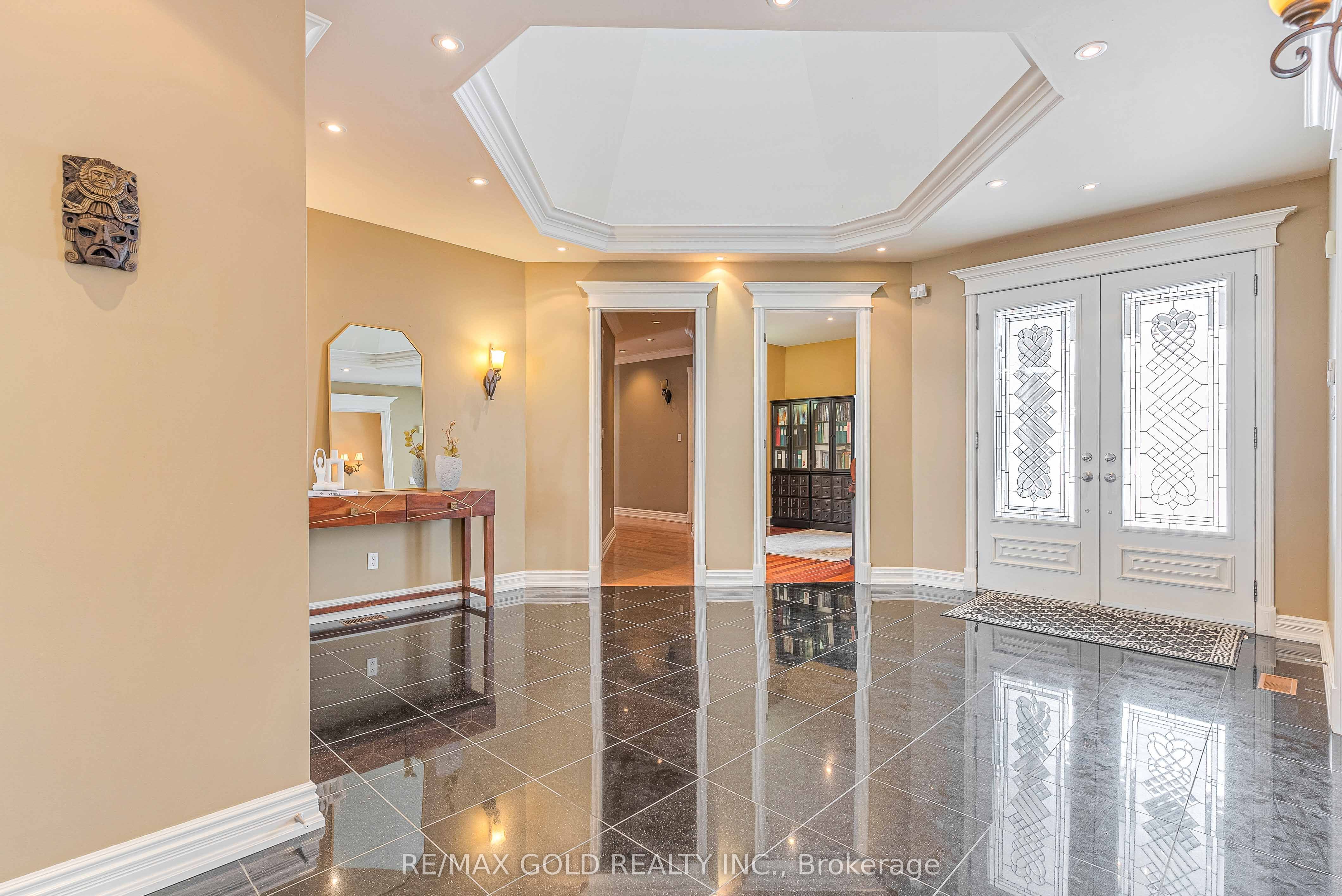 17 Highcrest Road Property Photo 9