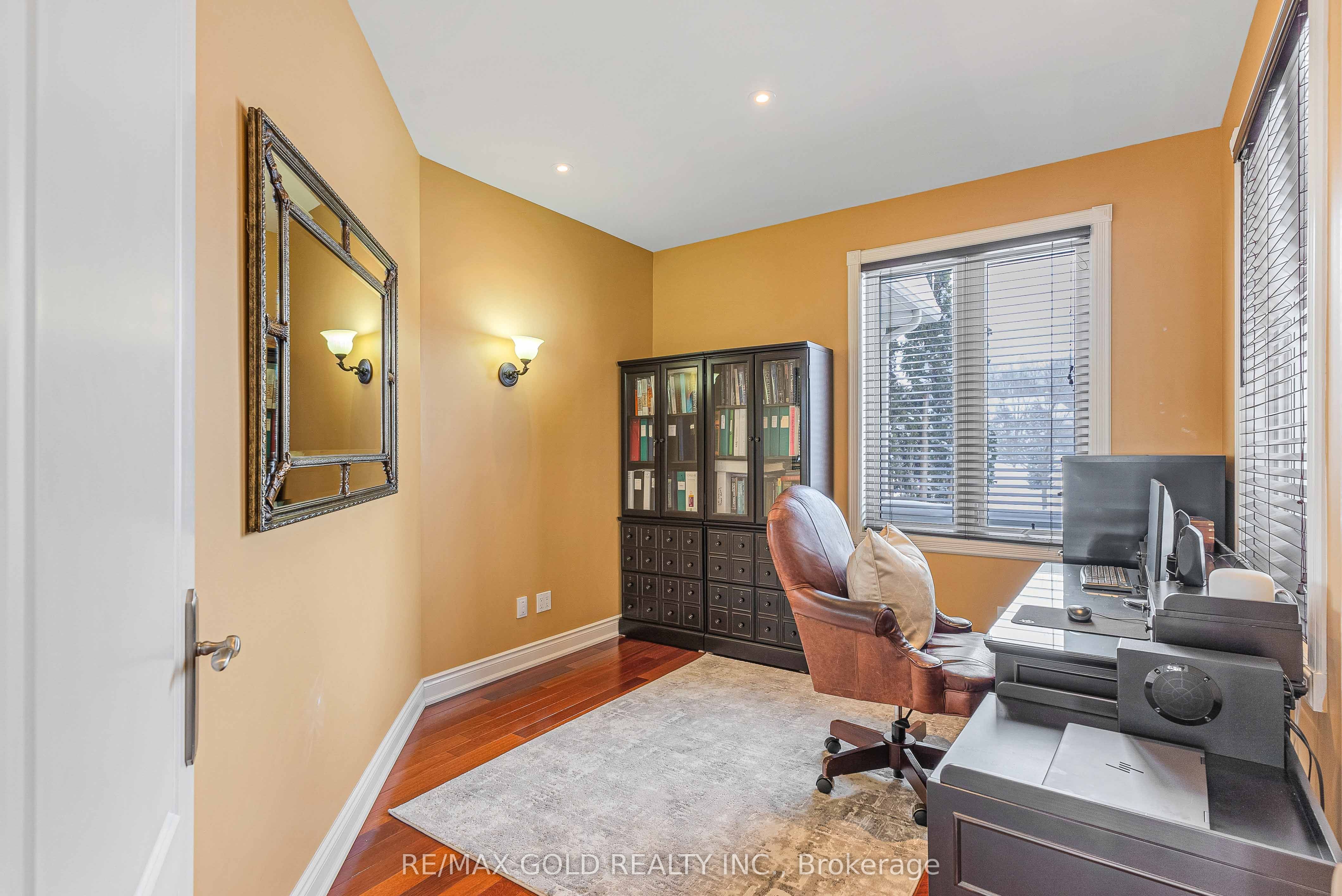 17 Highcrest Road Property Photo 10
