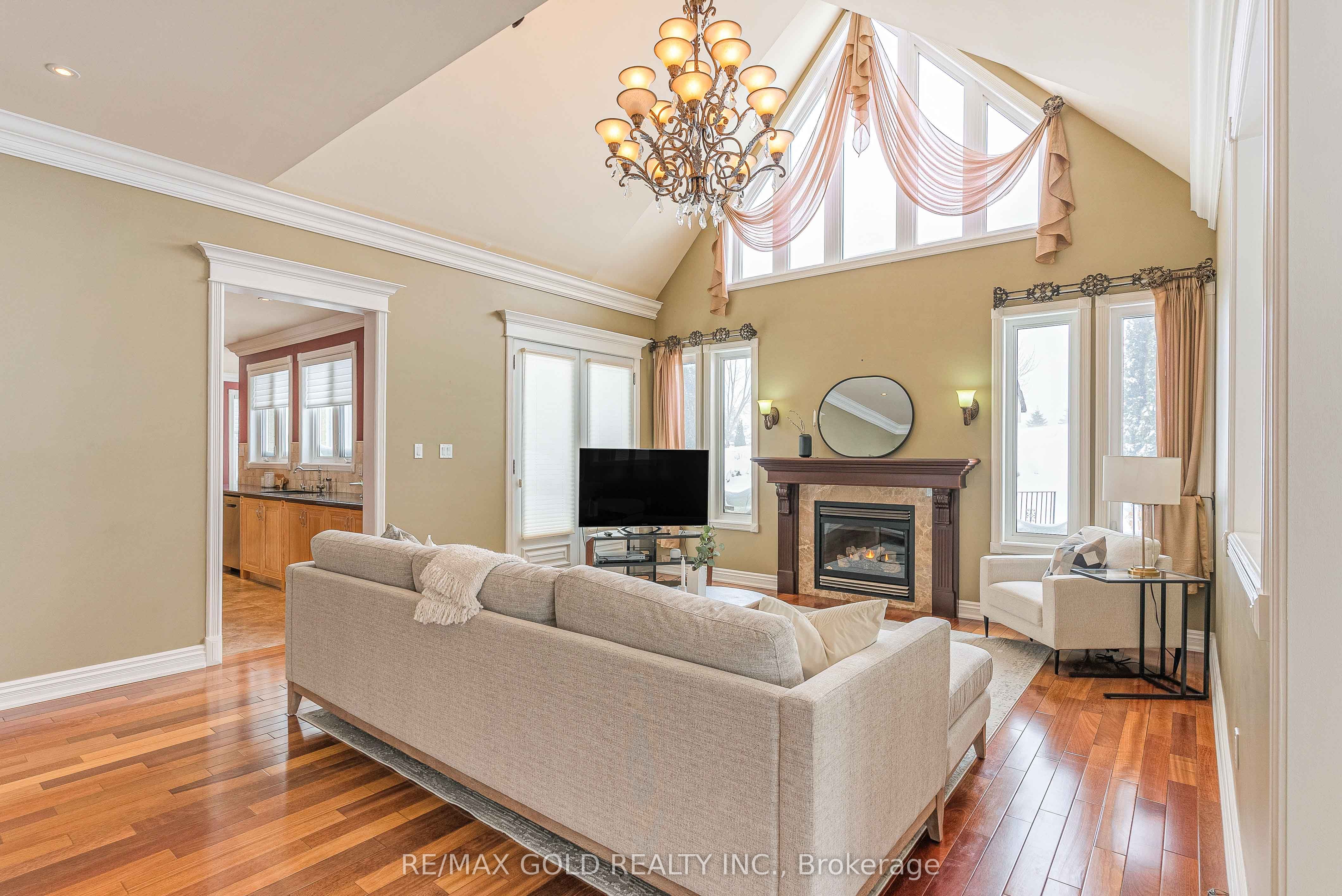17 Highcrest Road Property Photo 18