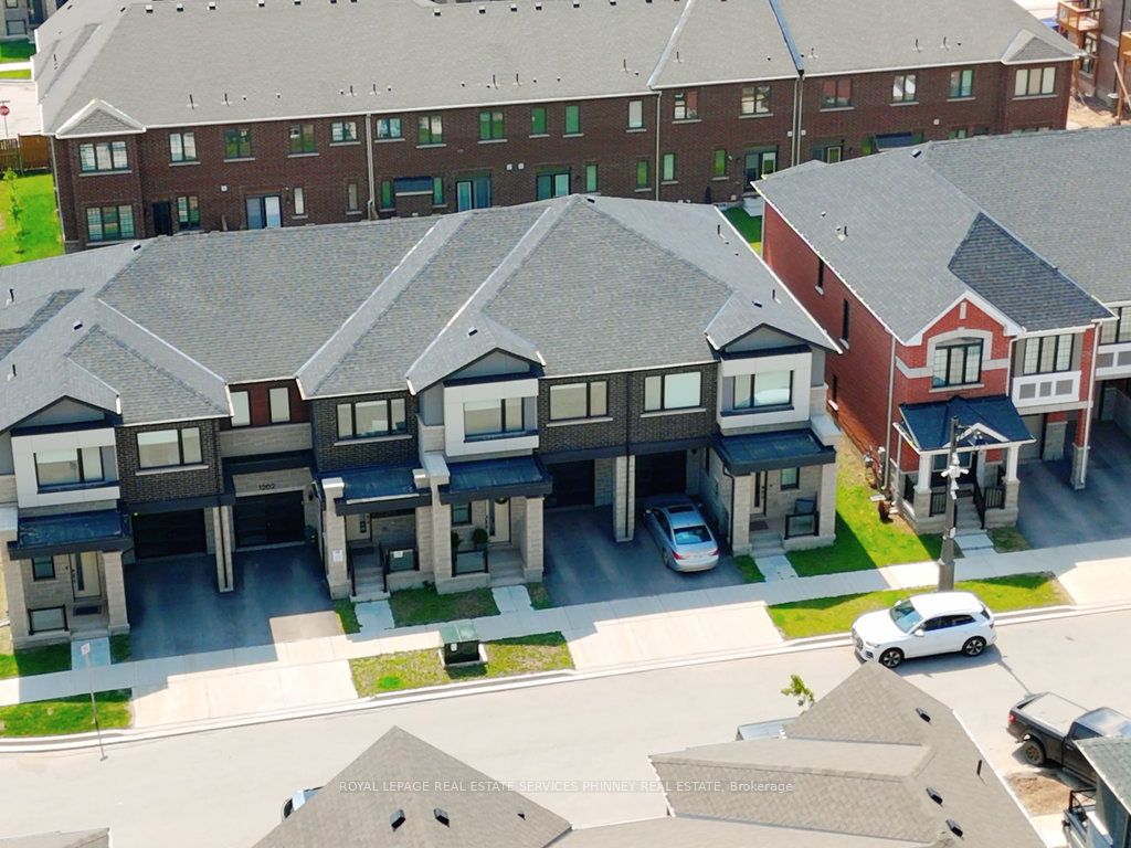 1200 Anson Gate Property Photo 3