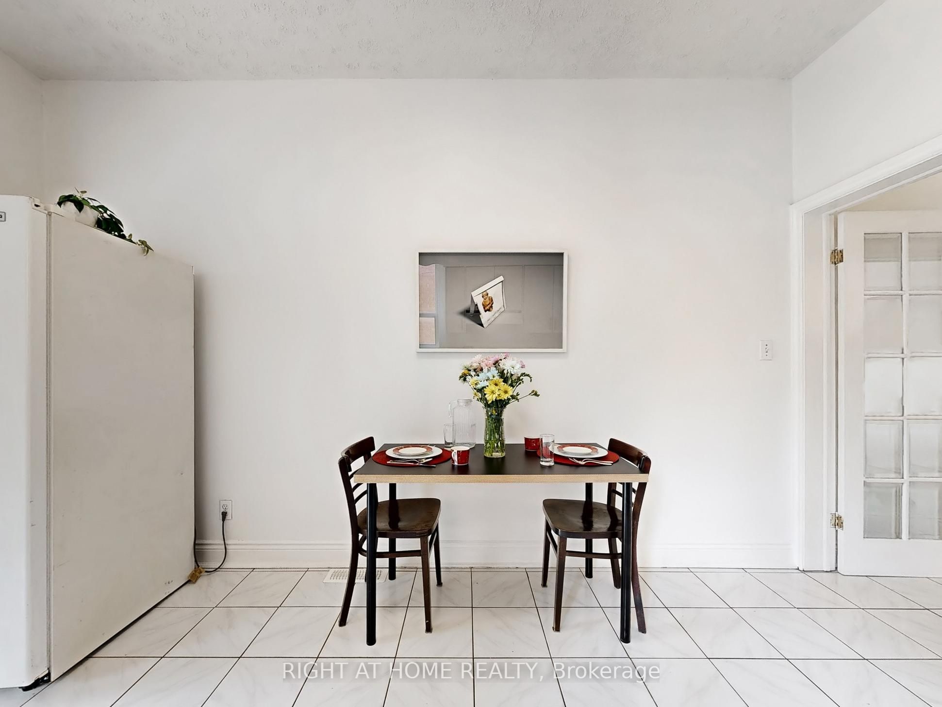 1072 Dufferin Street Property Photo 15