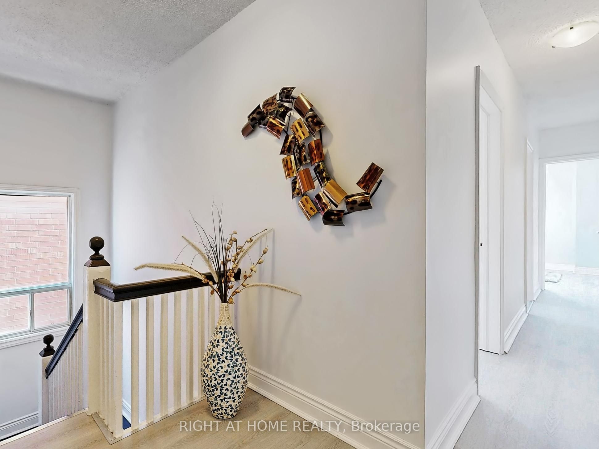 1072 Dufferin Street Property Photo 16