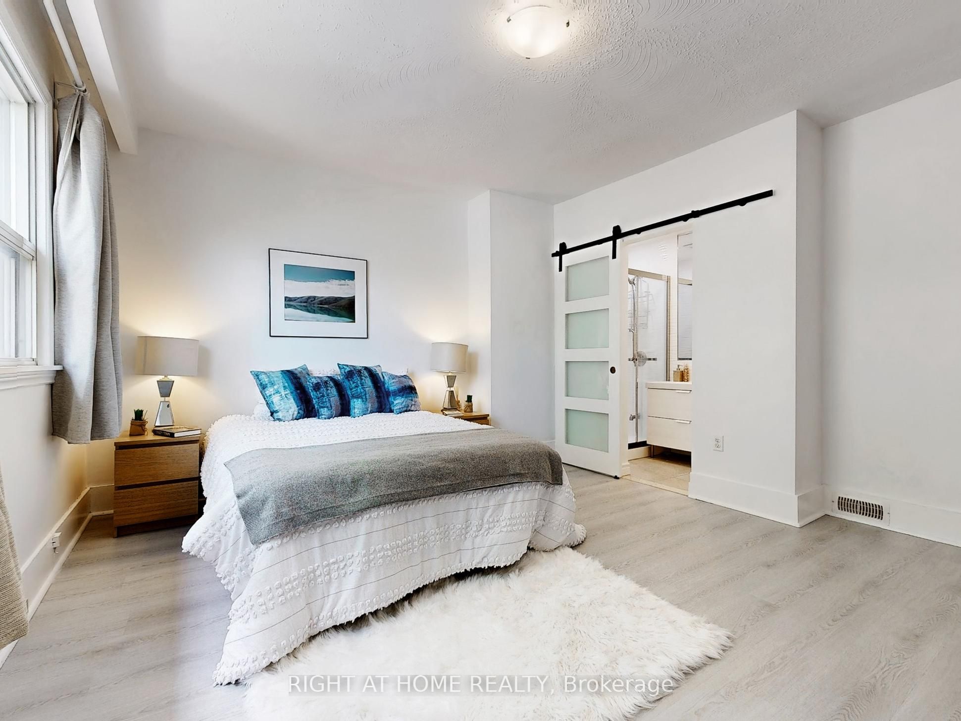 1072 Dufferin Street Property Photo 18