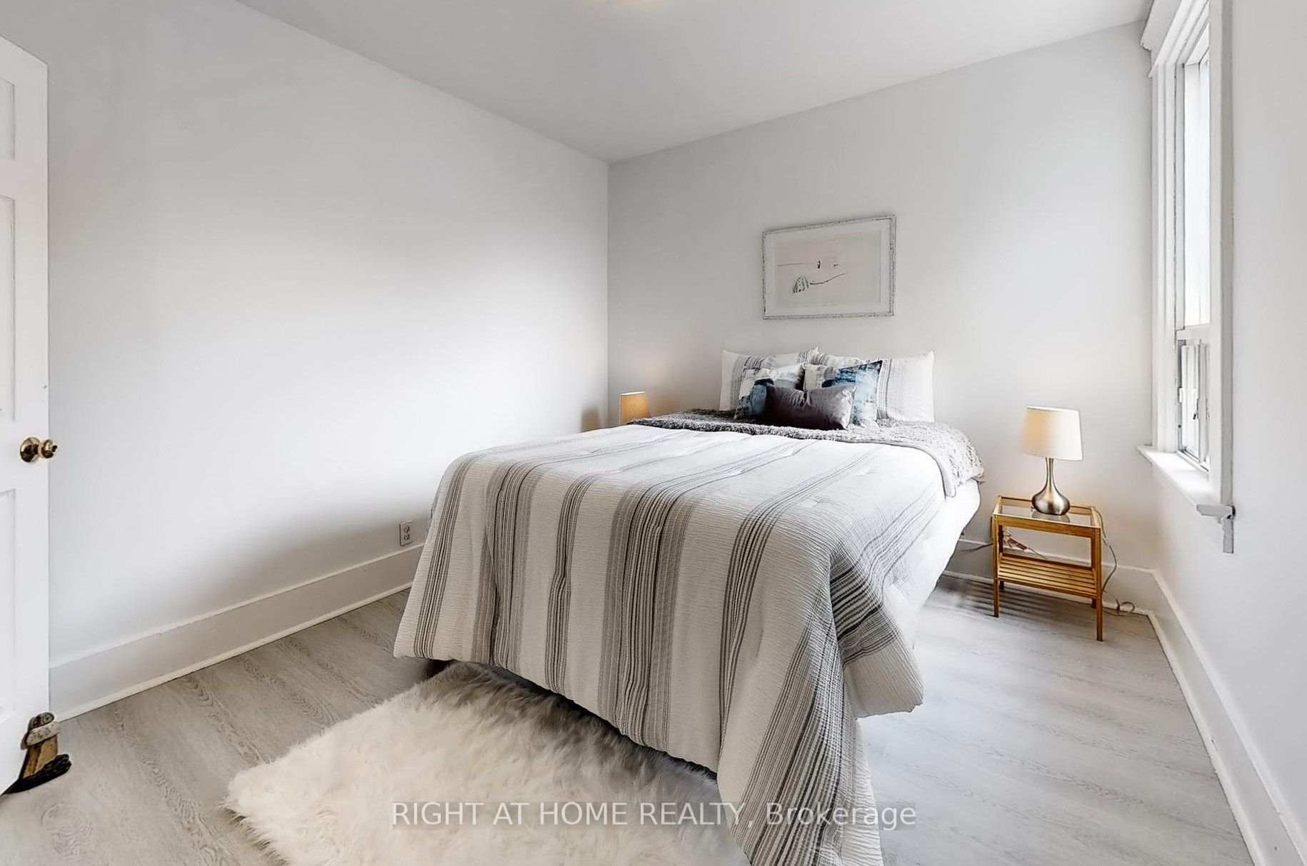 1072 Dufferin Street Property Photo 24