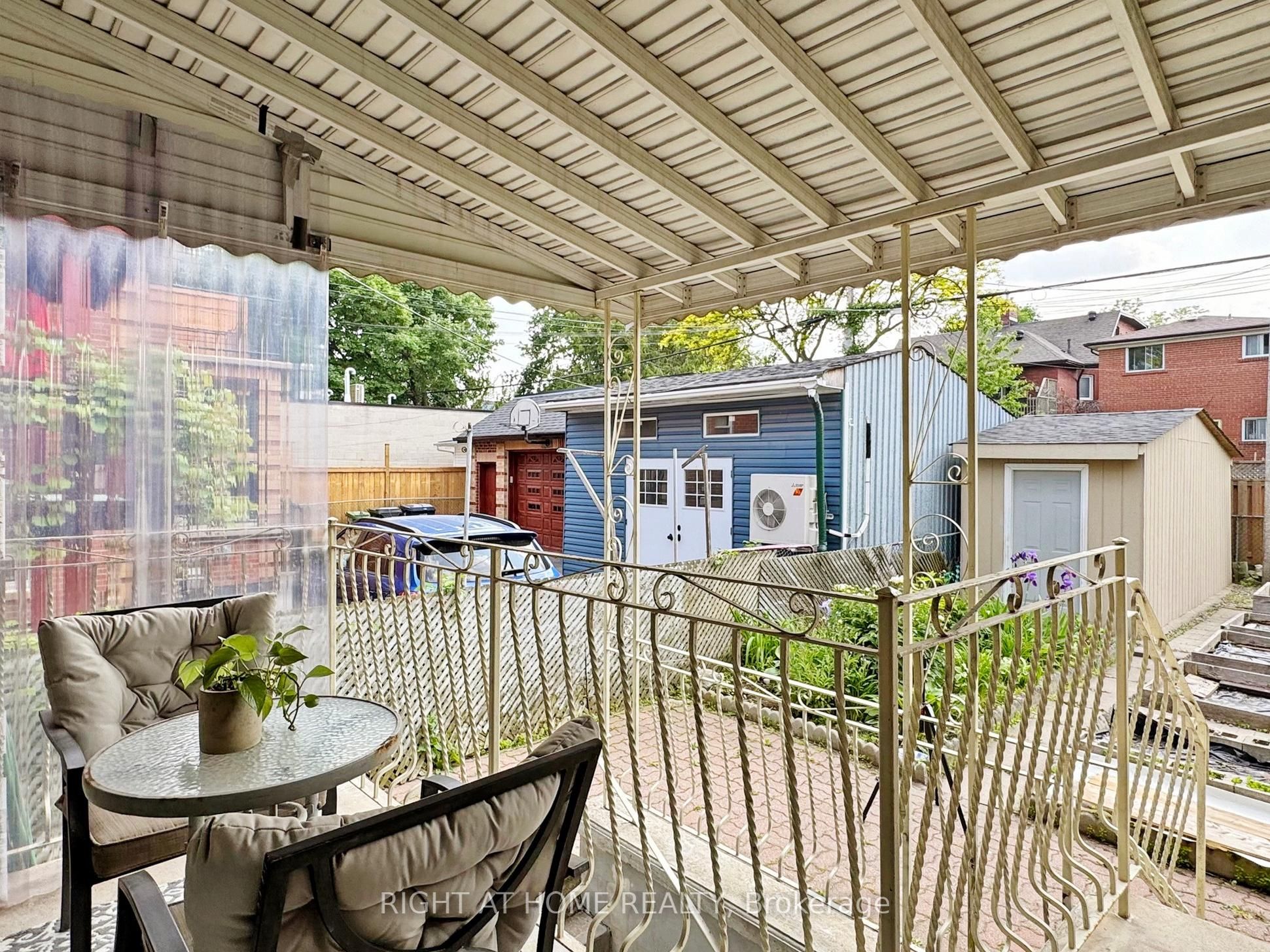 1072 Dufferin Street Property Photo 34