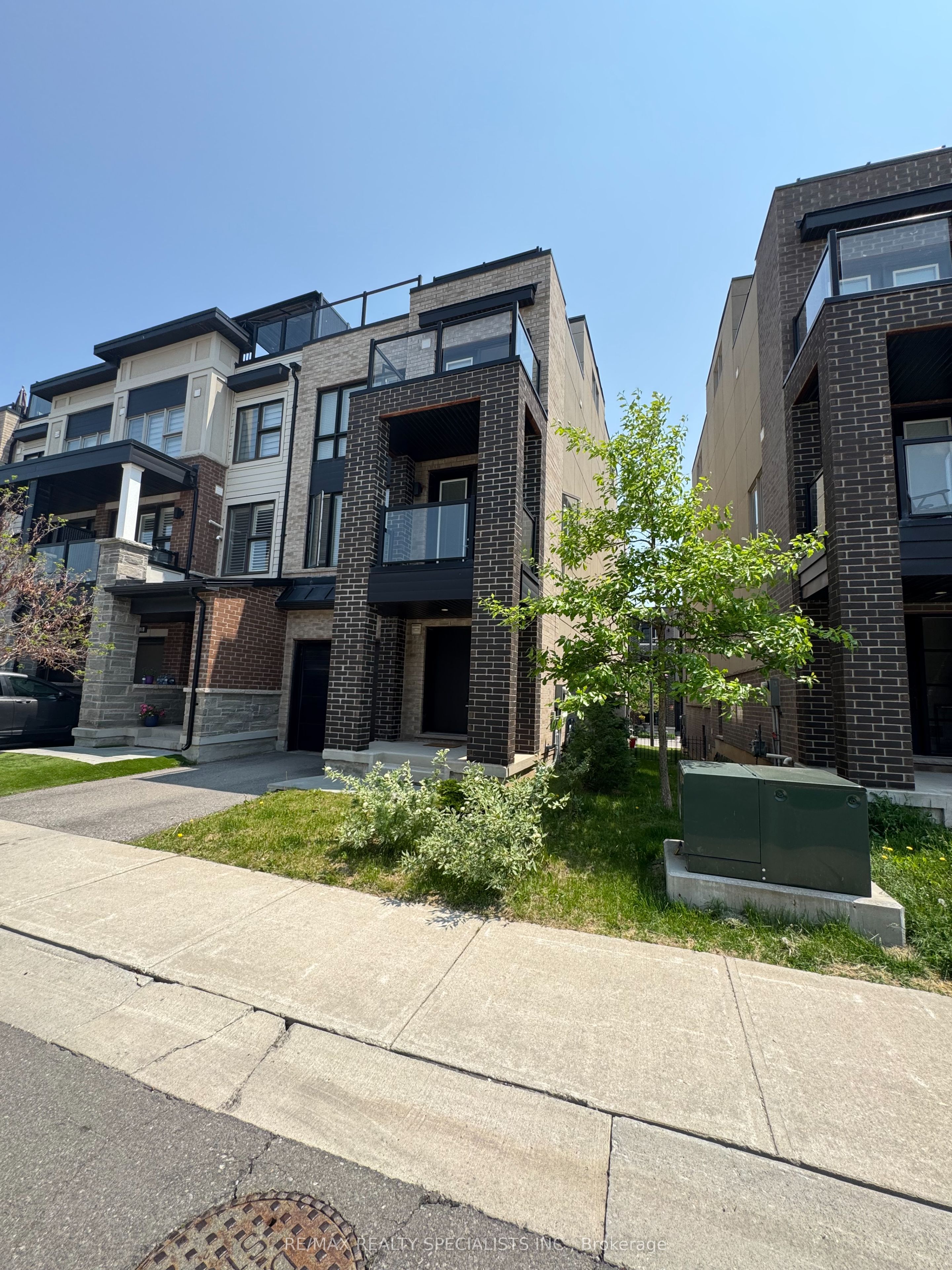 416 Athabasca Common Property Photo 3