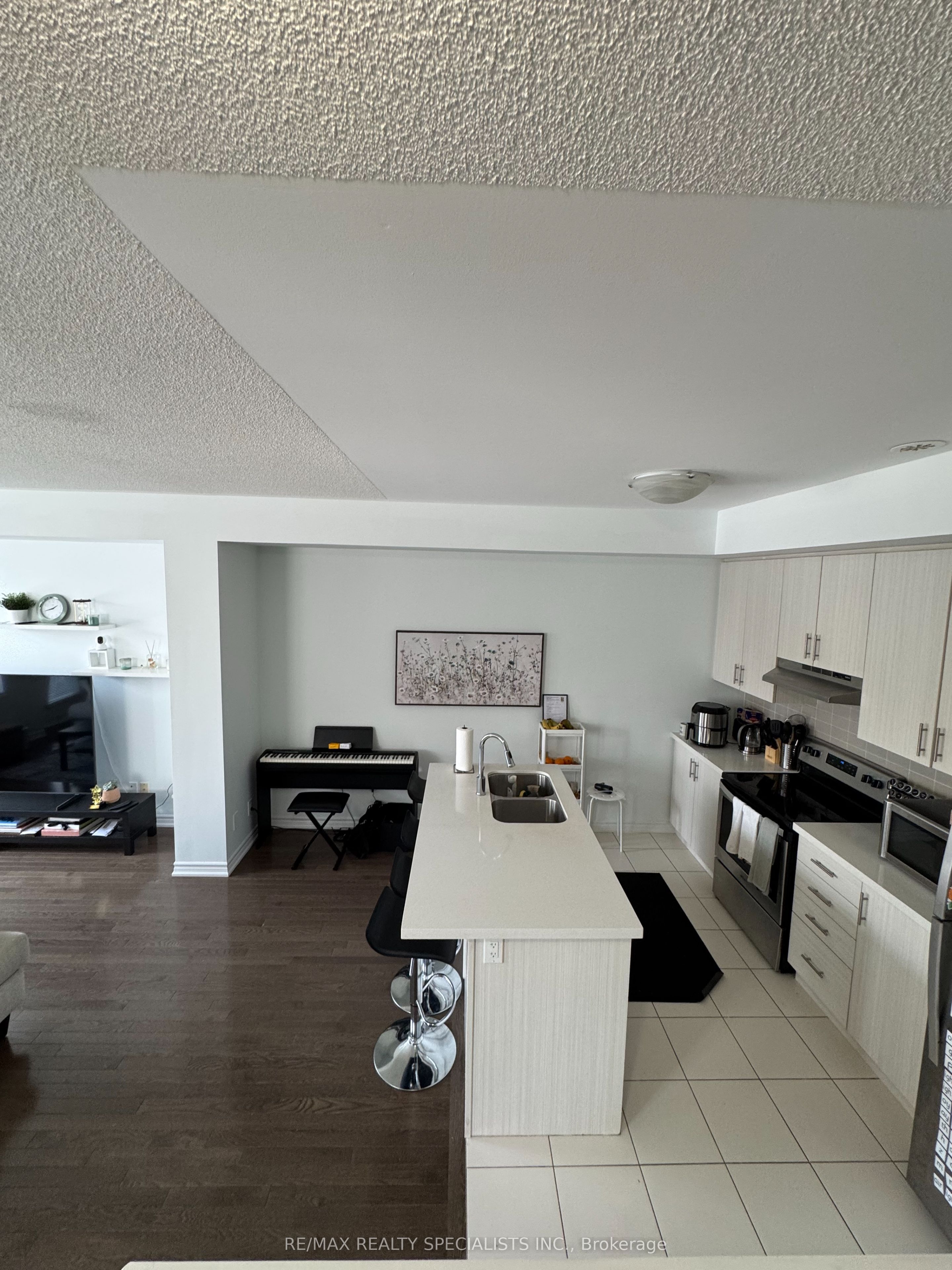 416 Athabasca Common Property Photo 10