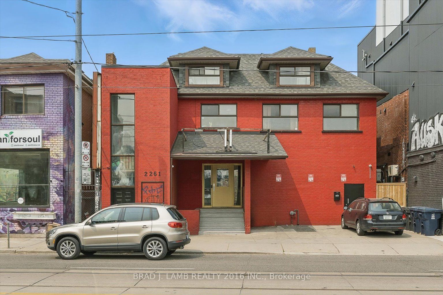 2261 Dundas Street Property Photo 1