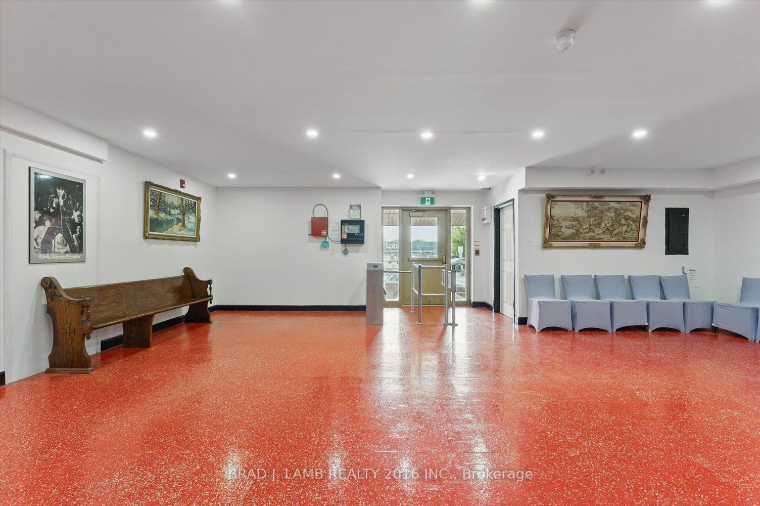2261 Dundas Street W Property Photo 2