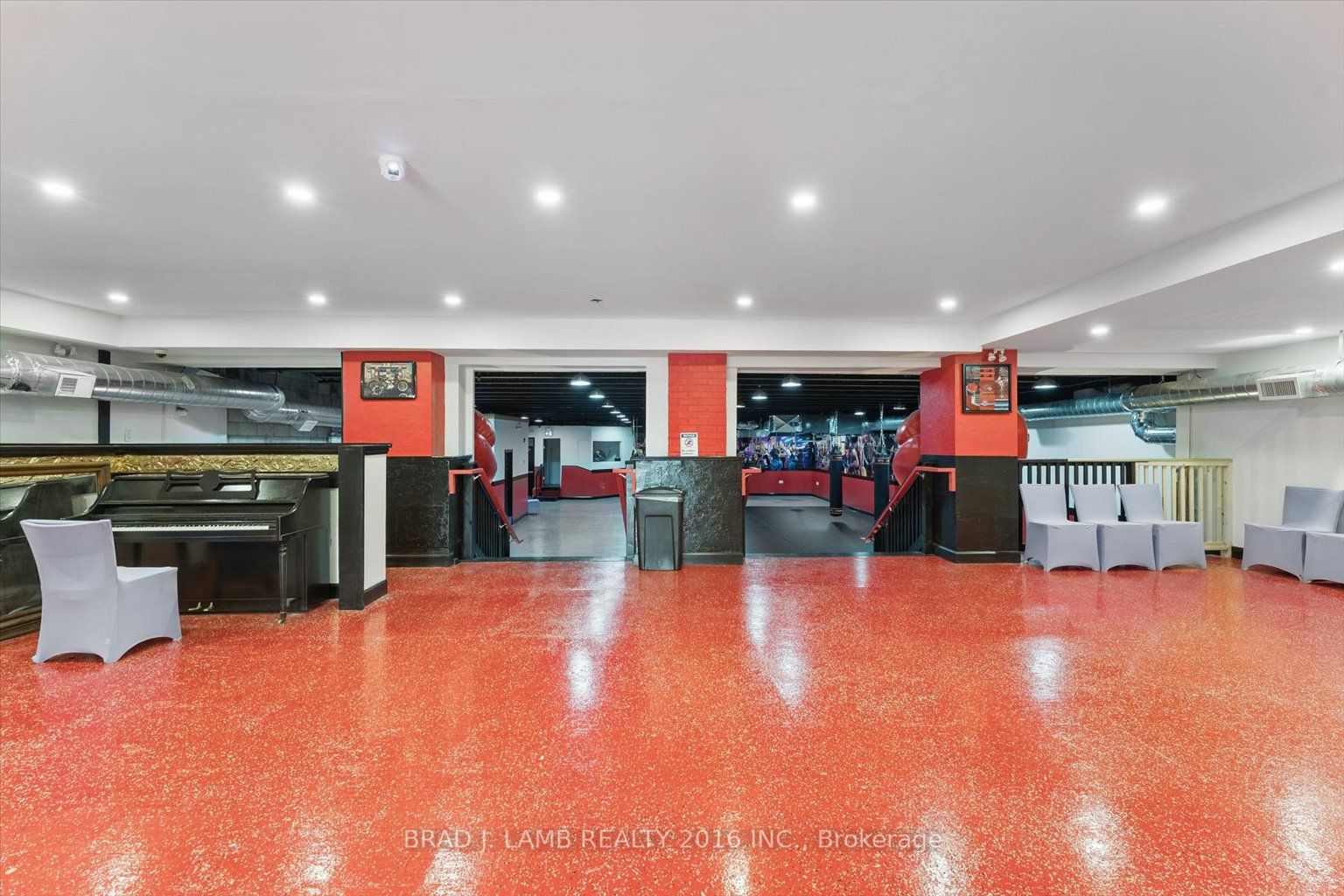 2261 Dundas Street W Property Photo 3