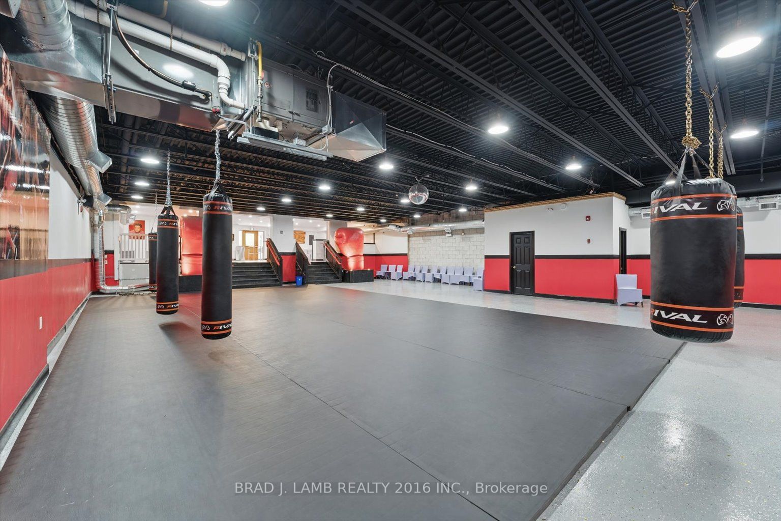 2261 Dundas Street W Property Photo 9