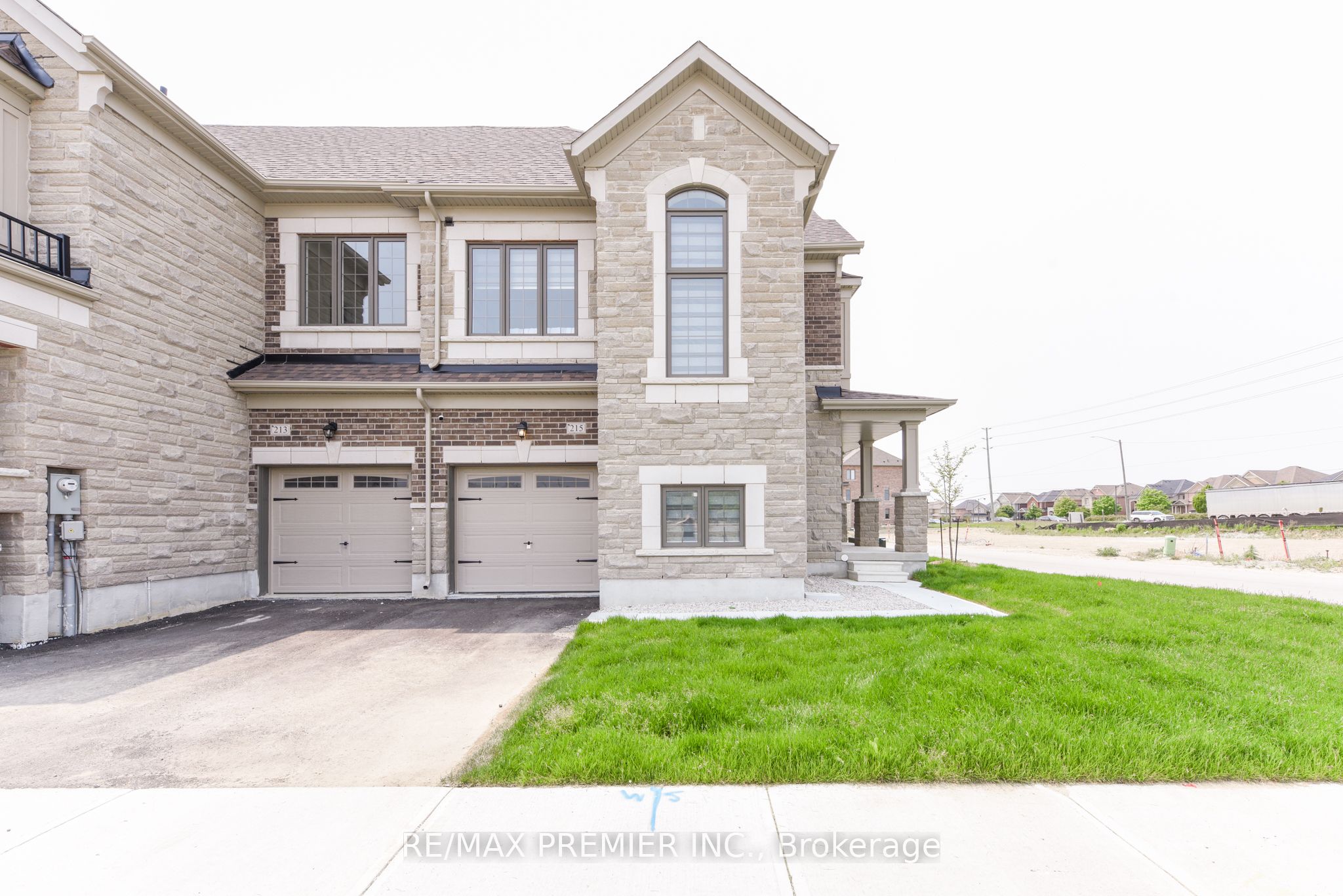 215 Hayrake Street Property Photo 1