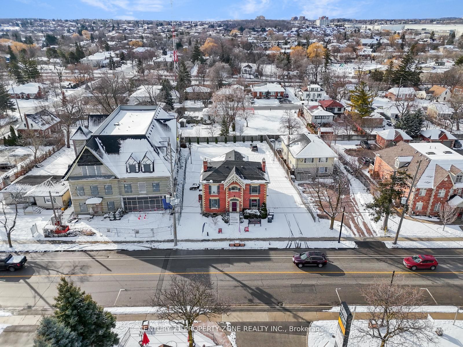 62 Queen Street S Property Photo 4