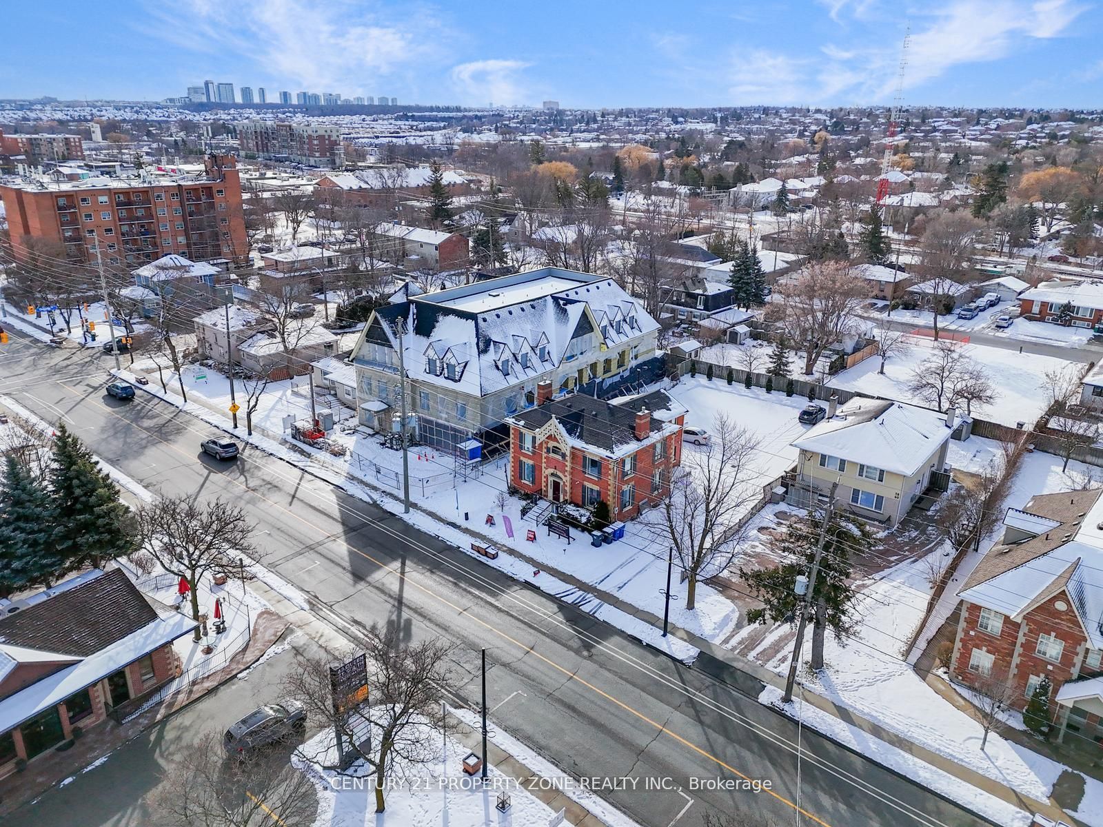 62 Queen Street S Property Photo 5