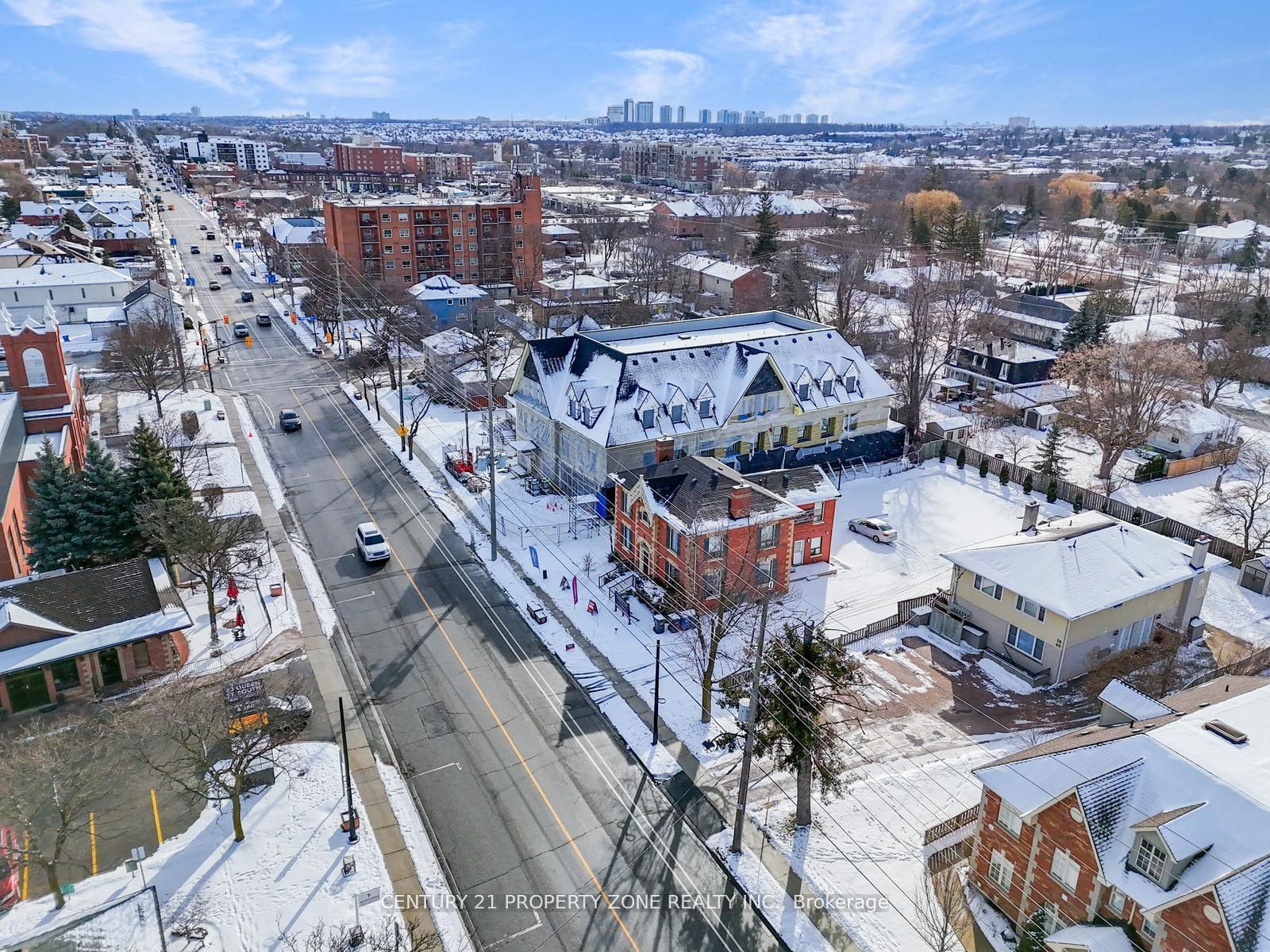 62 Queen Street S Property Photo 6