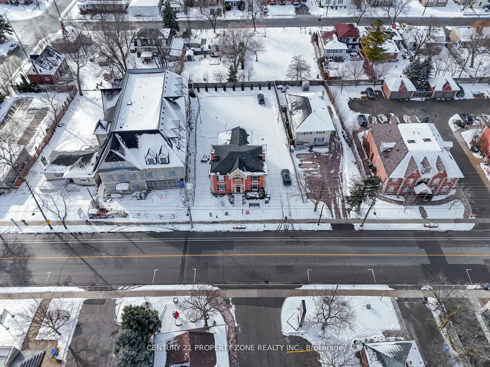 62 Queen Street S Property Photo 9