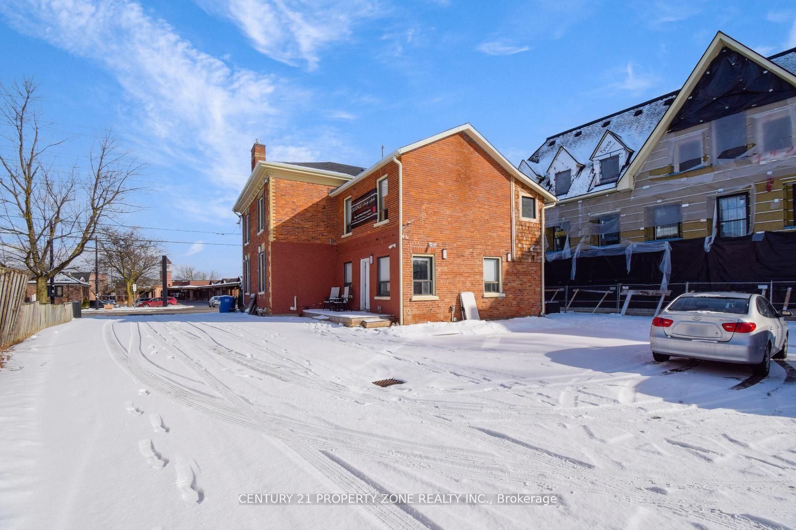 62 Queen Street S Property Photo 13