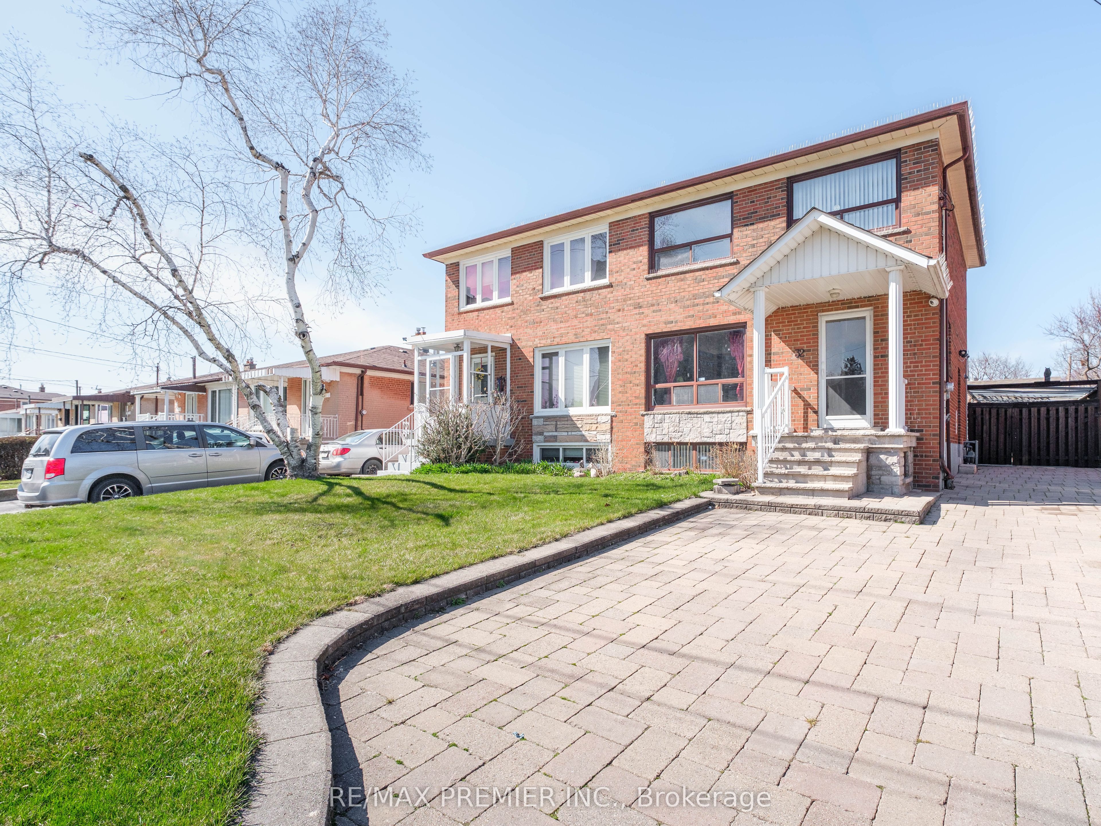 32 Marlington Crescent Property Photo 1