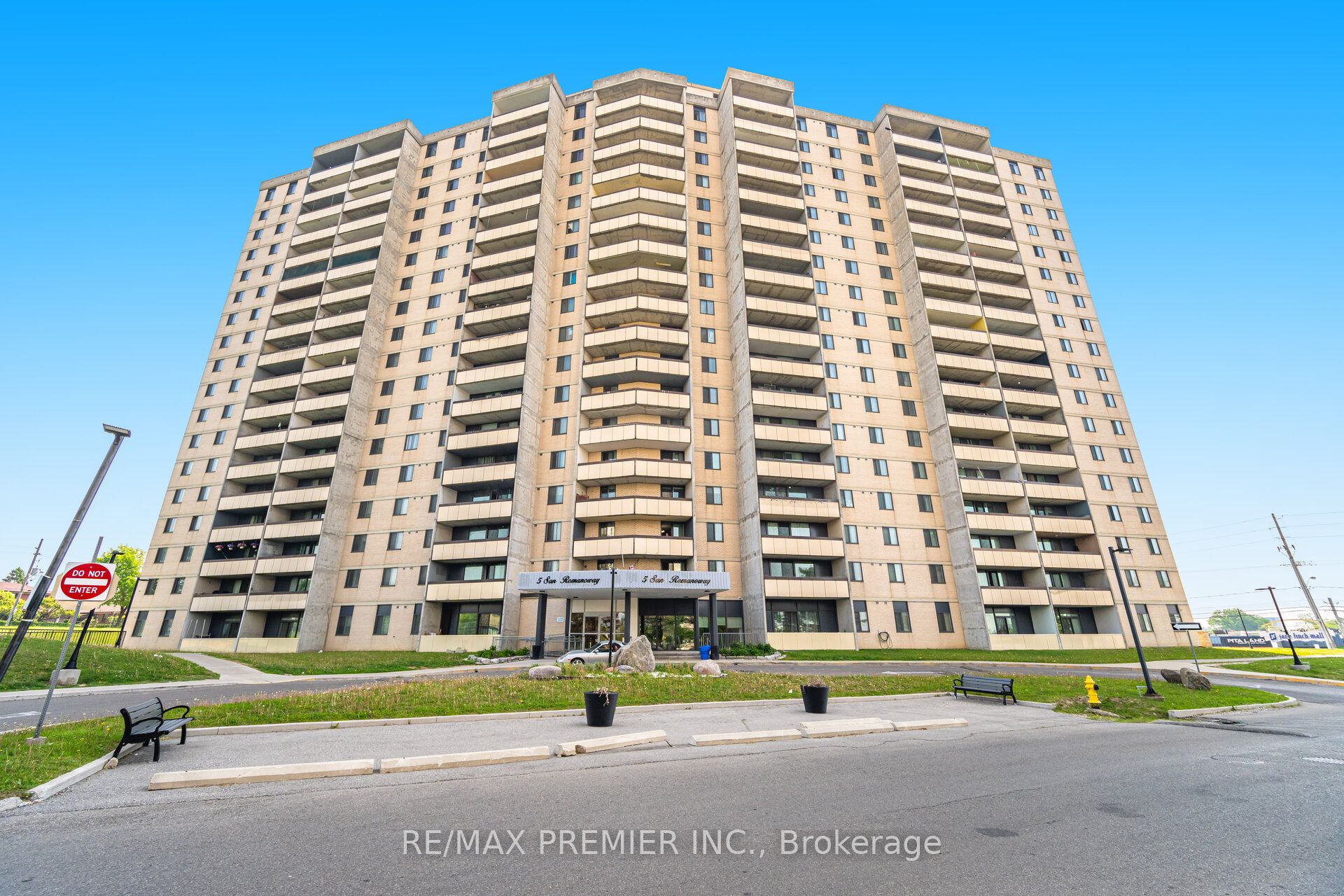 5 San Romanoway N/a 402 Property Photo 1