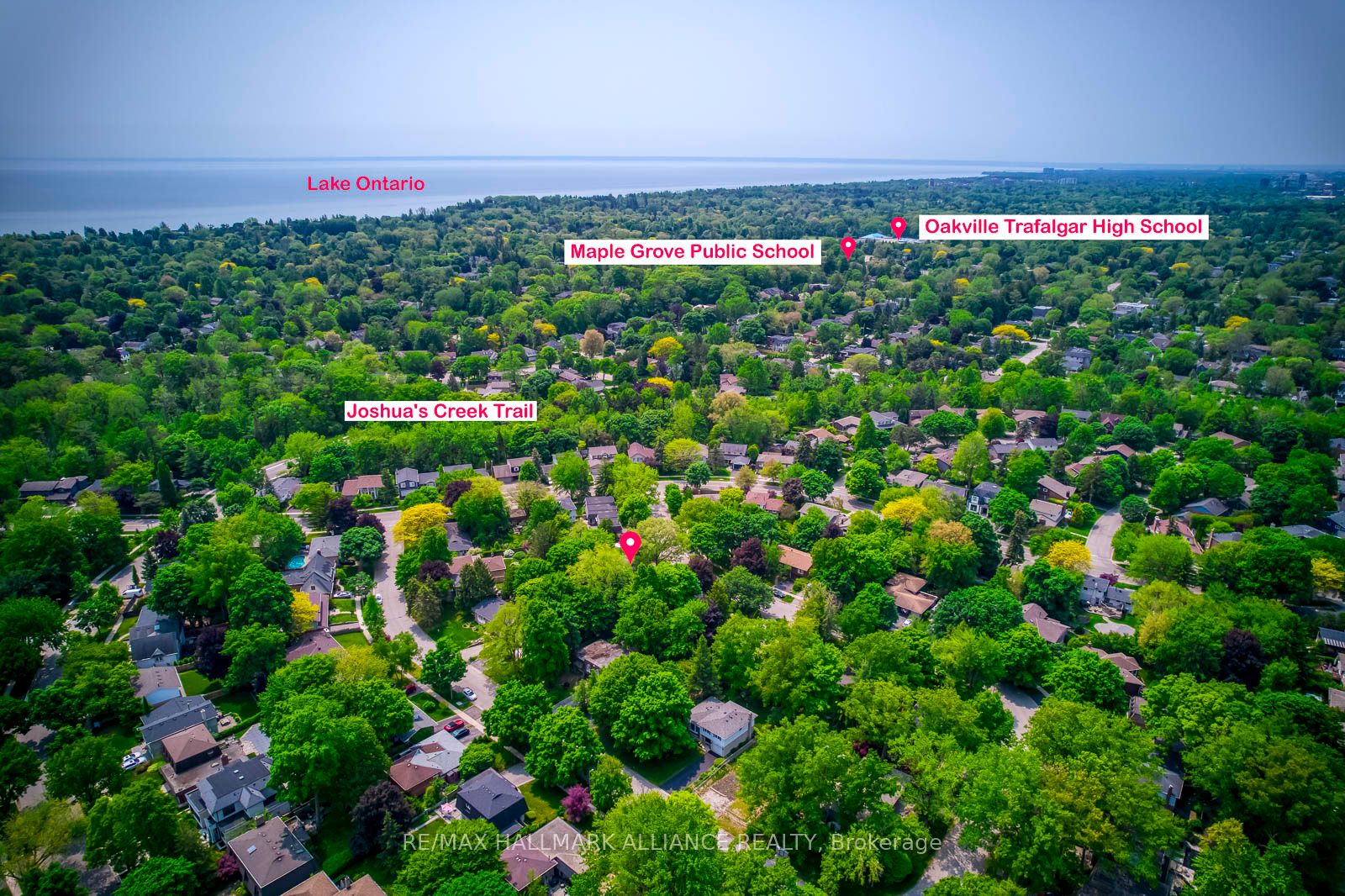 455 Canterbury Crescent Property Photo 3