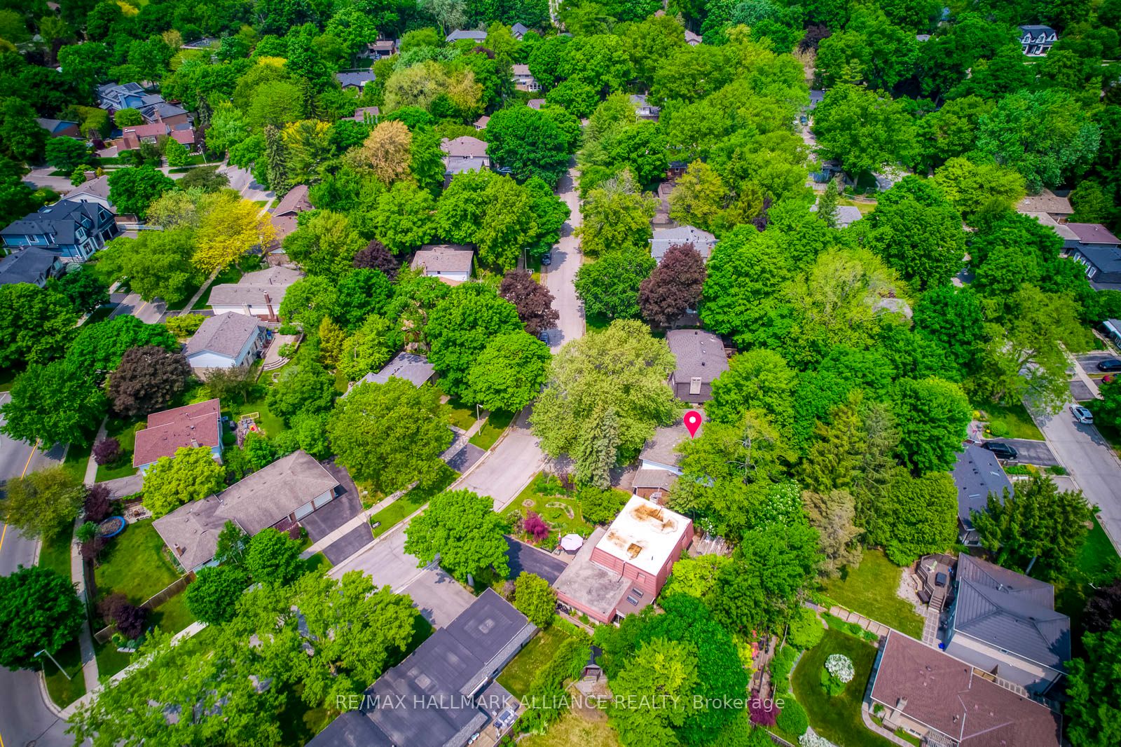 455 Canterbury Crescent Property Photo 4