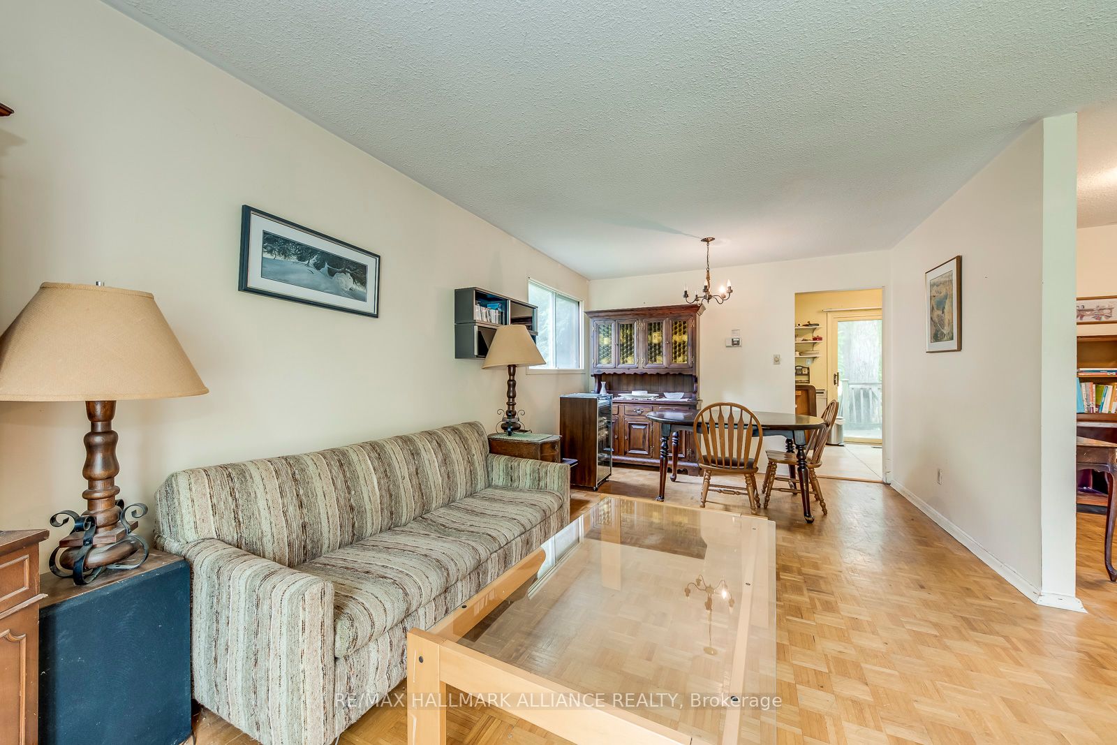 455 Canterbury Crescent Property Photo 13