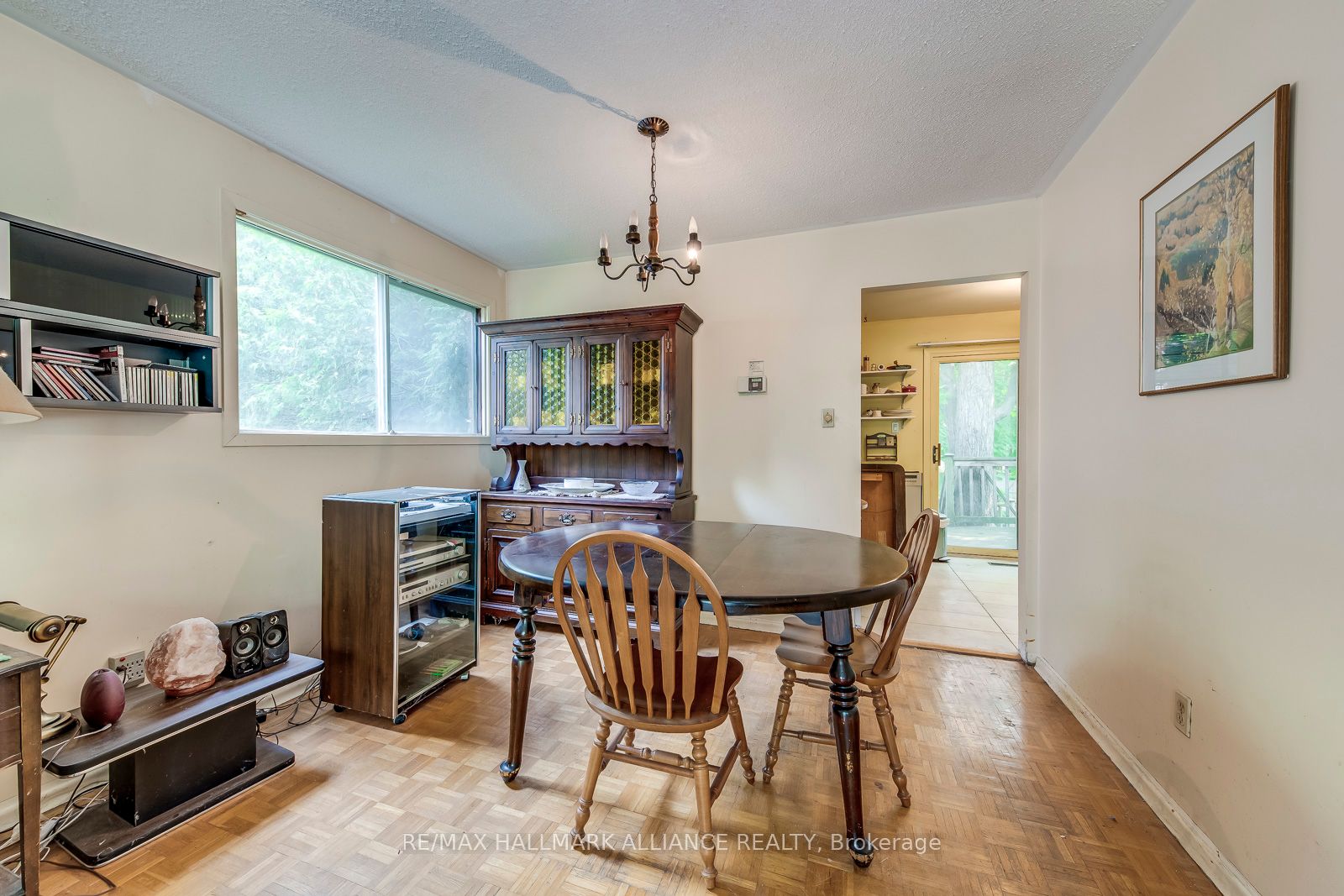 455 Canterbury Crescent Property Photo 14