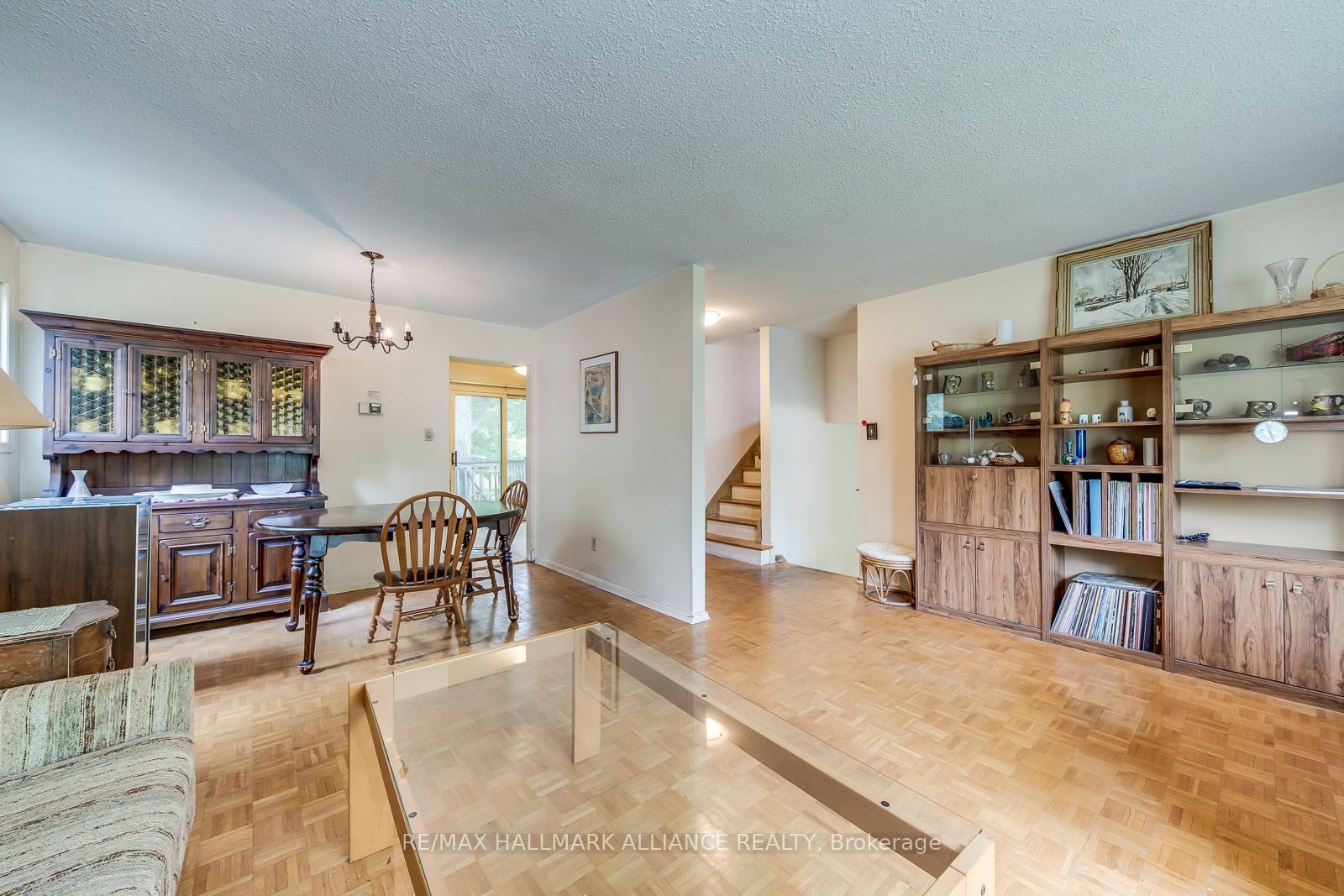 455 Canterbury Crescent Property Photo 15