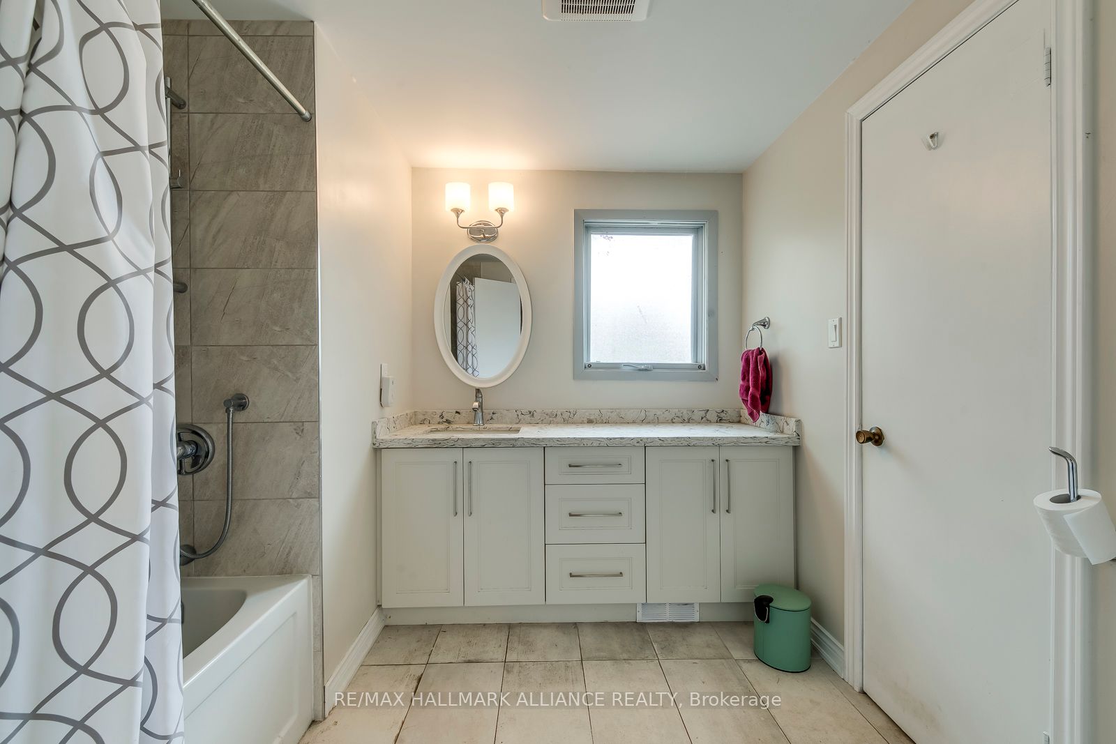 455 Canterbury Crescent Property Photo 19