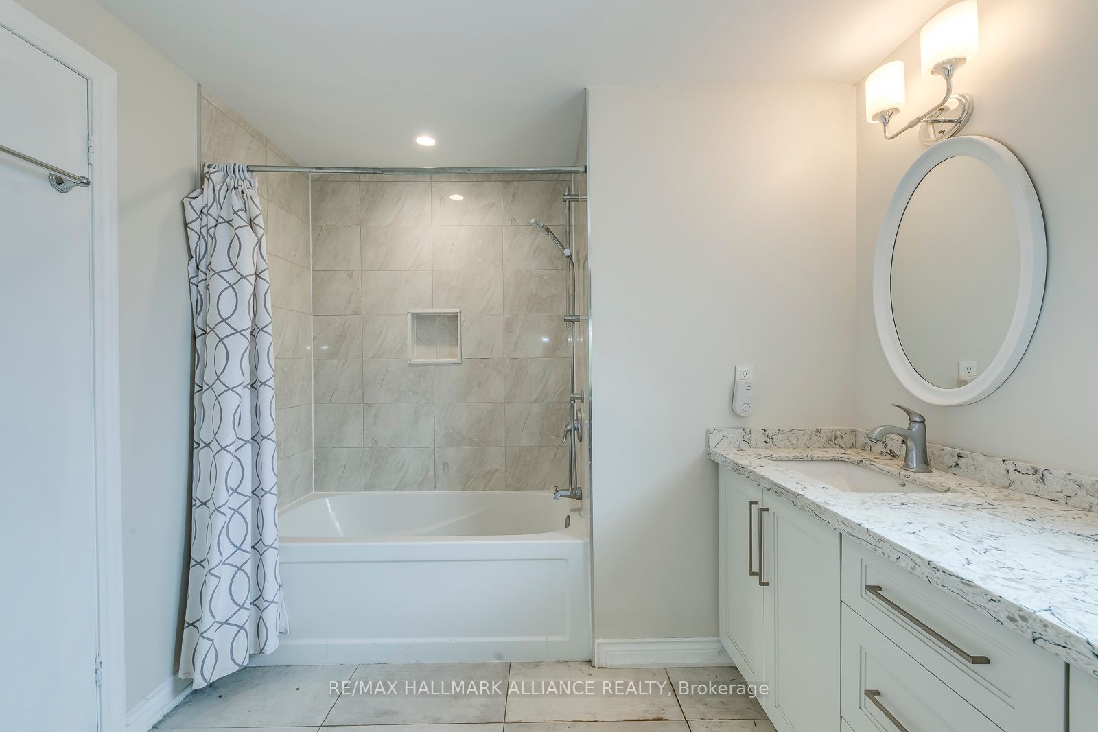 455 Canterbury Crescent Property Photo 20