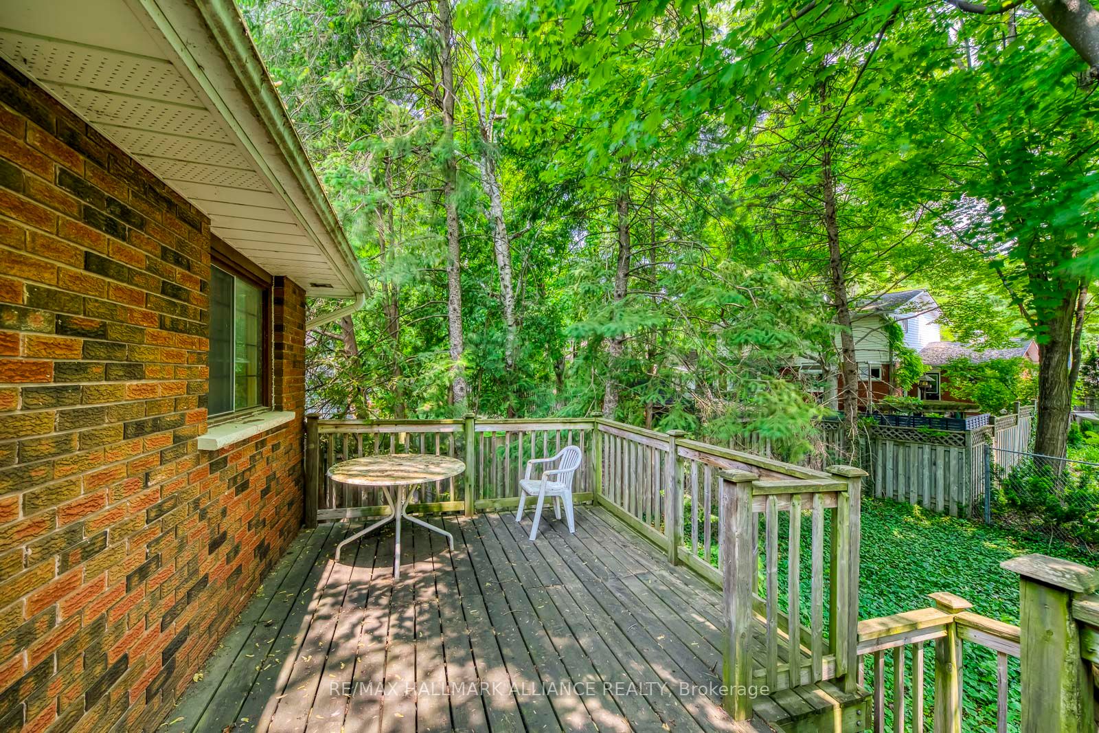 455 Canterbury Crescent Property Photo 21