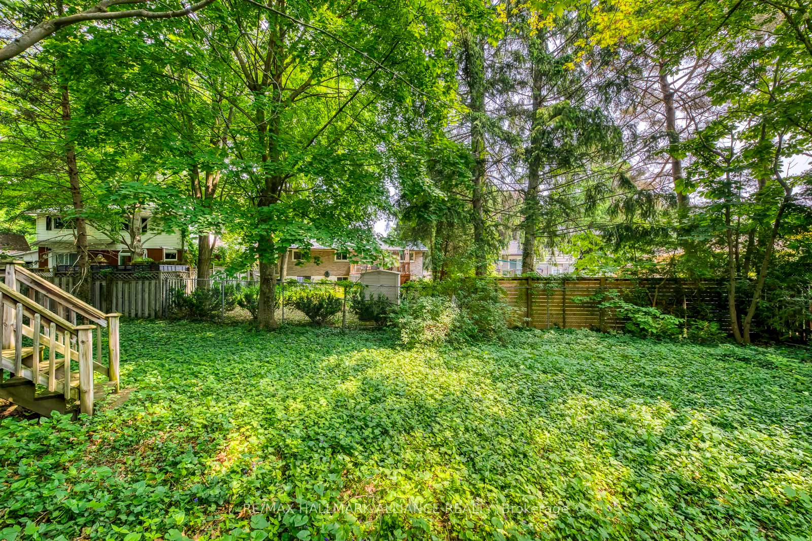 455 Canterbury Crescent Property Photo 22