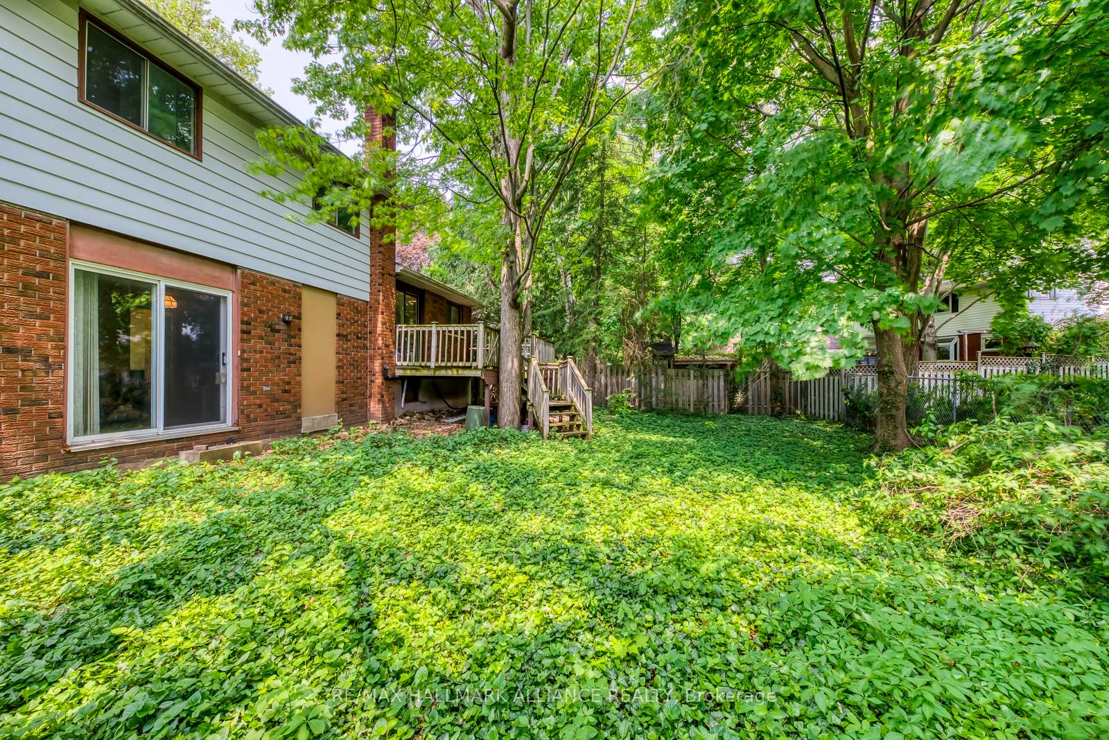 455 Canterbury Crescent Property Photo 24