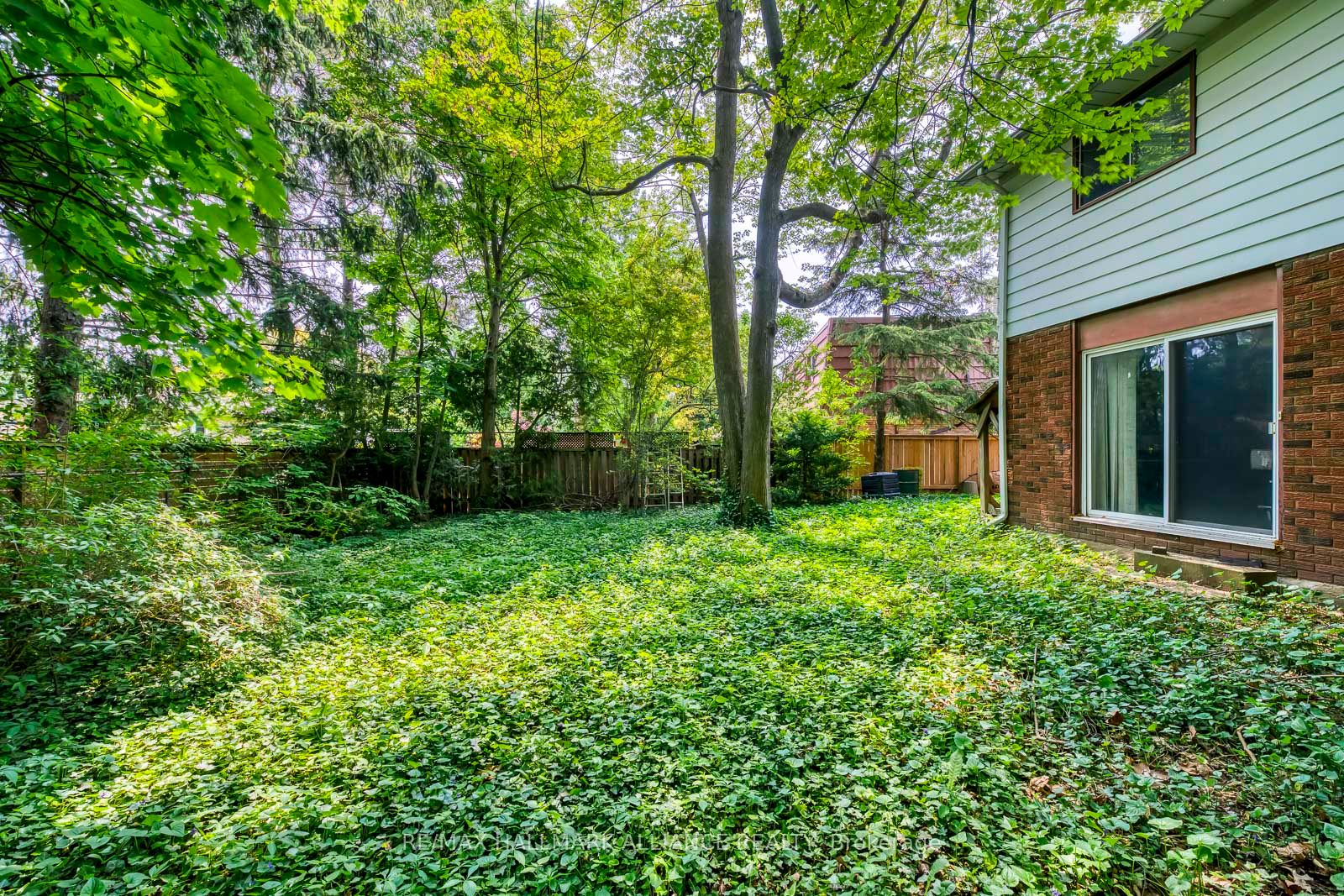 455 Canterbury Crescent Property Photo 25