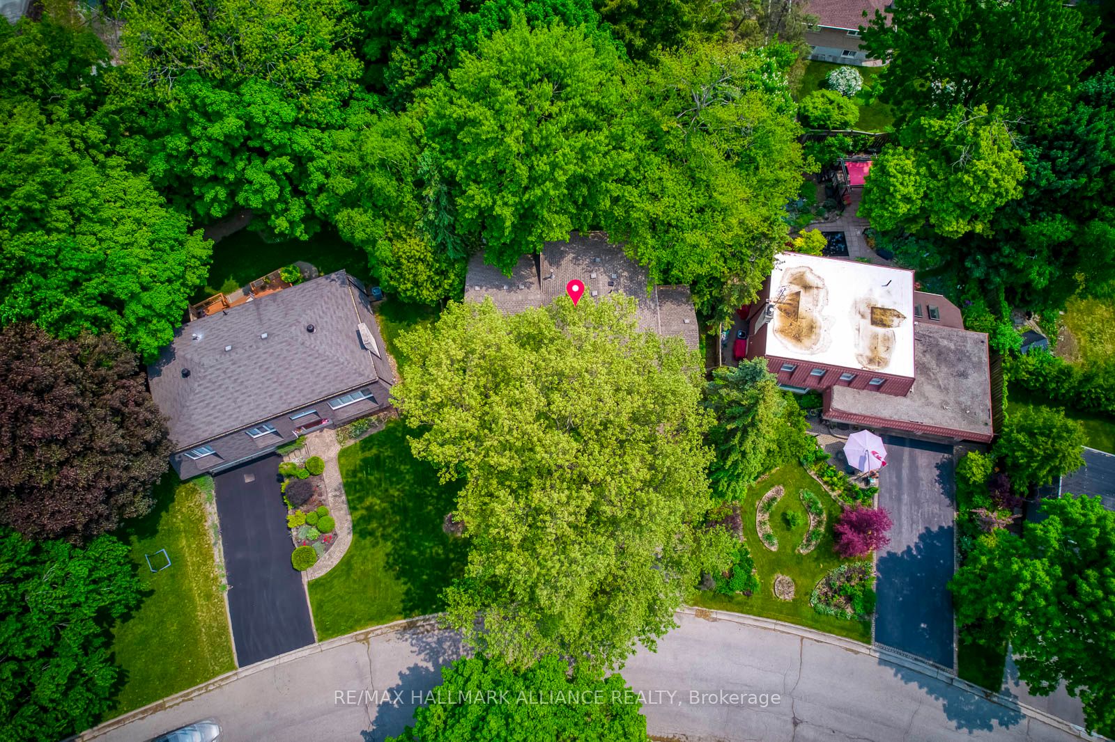 455 Canterbury Crescent Property Photo 28