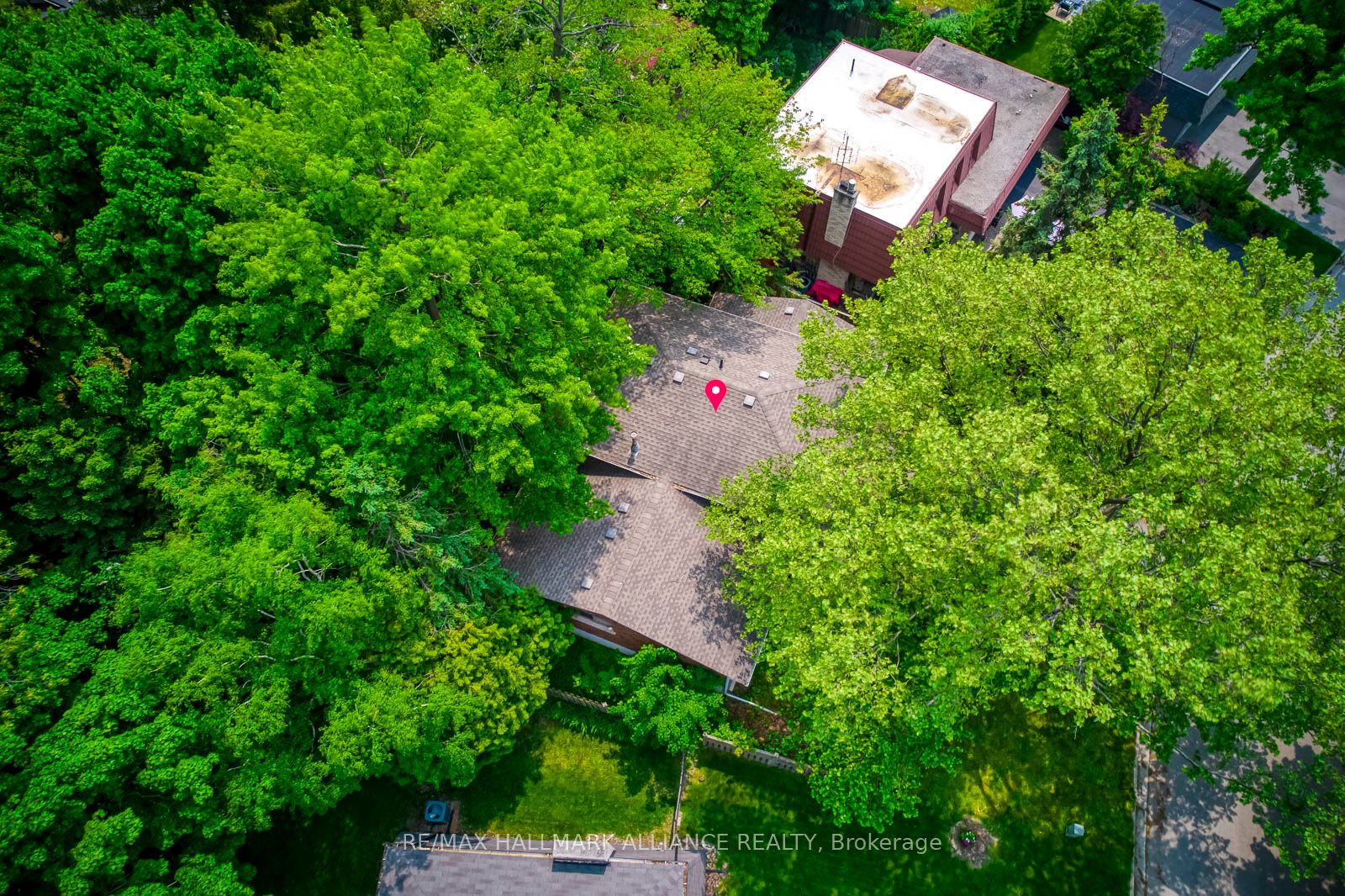 455 Canterbury Crescent Property Photo 29