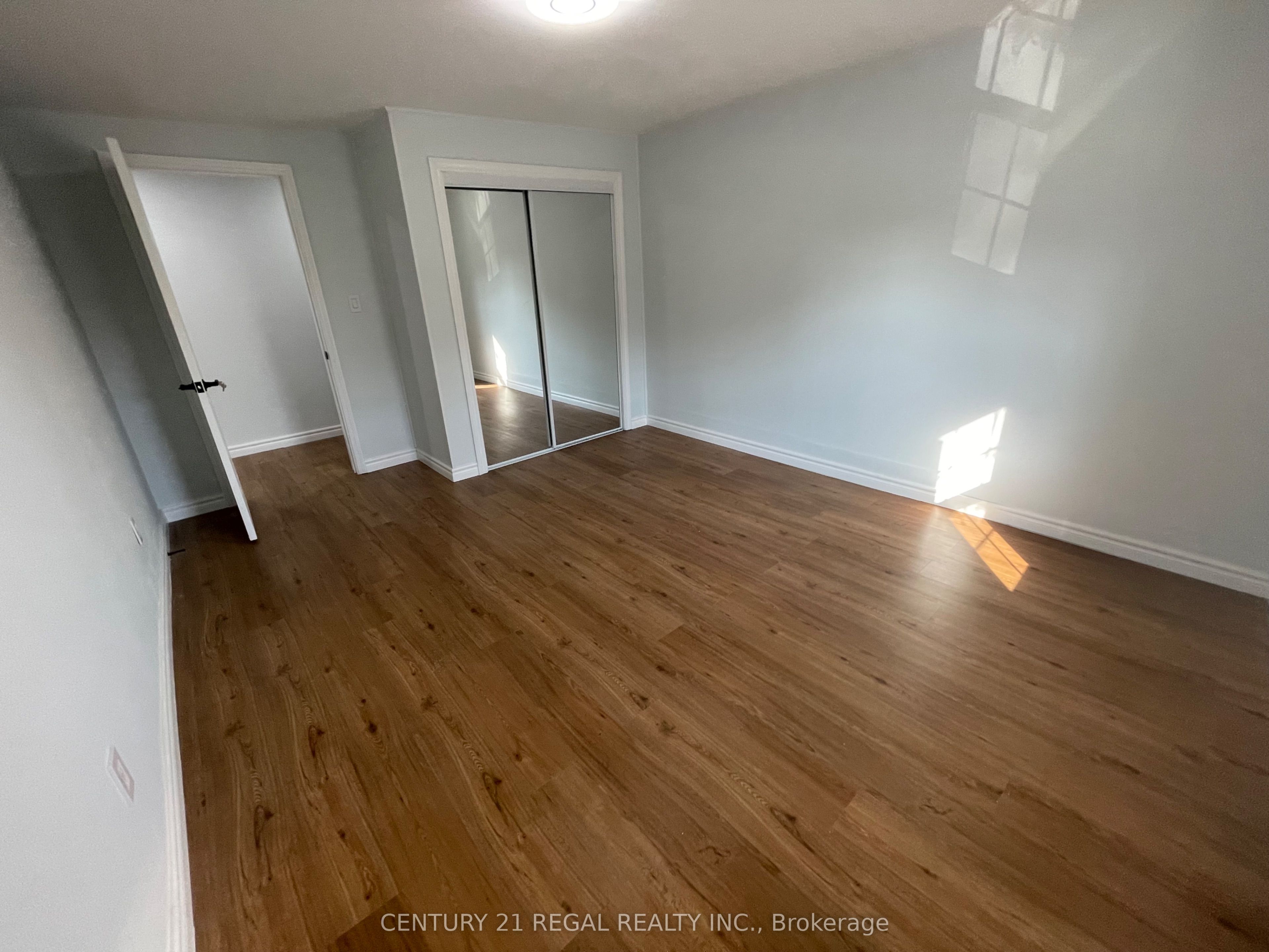 215 Queen Street S 215 B Property Photo 10