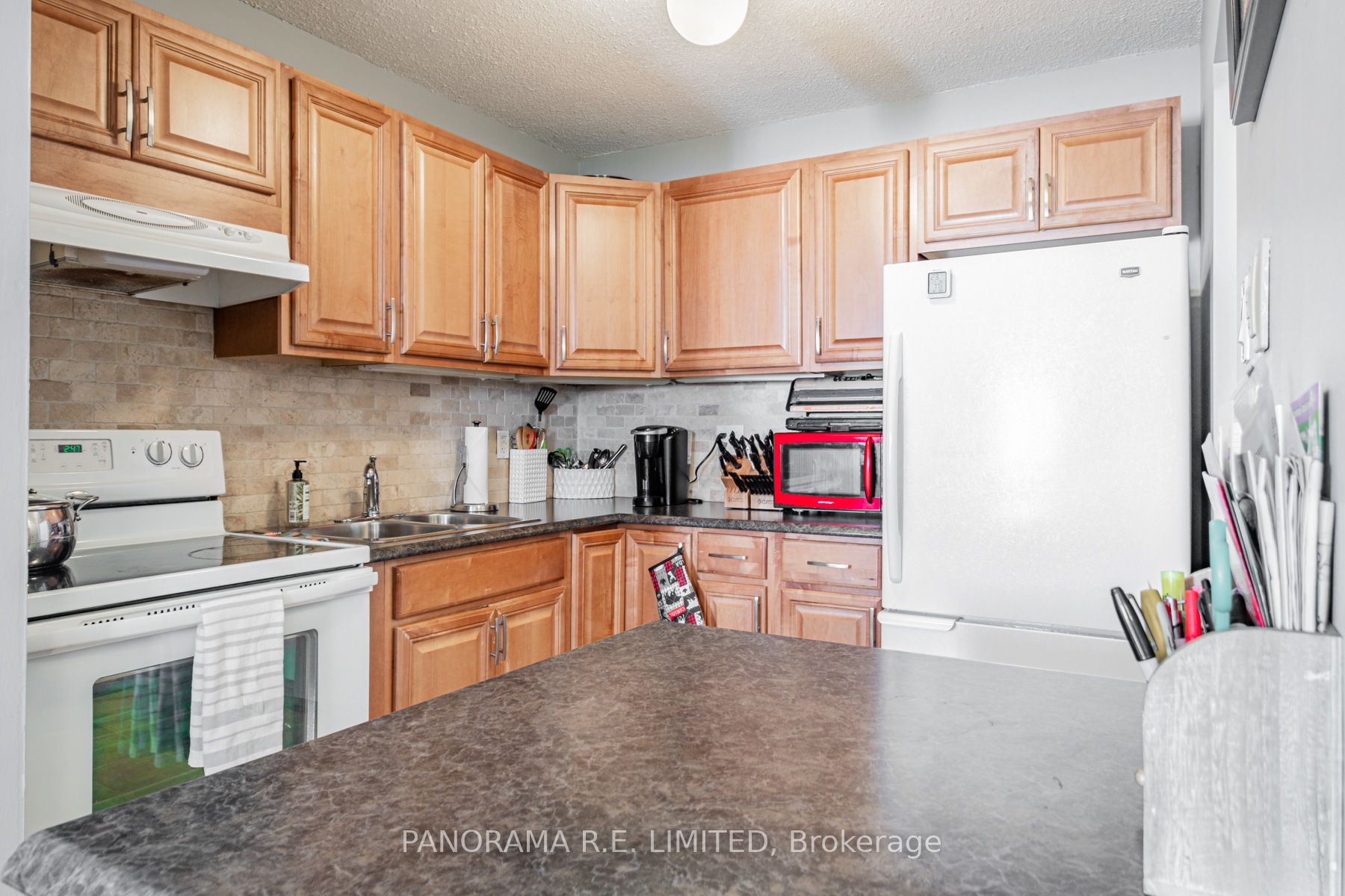 #1 - 3814a Bloor Street Property Photo 7