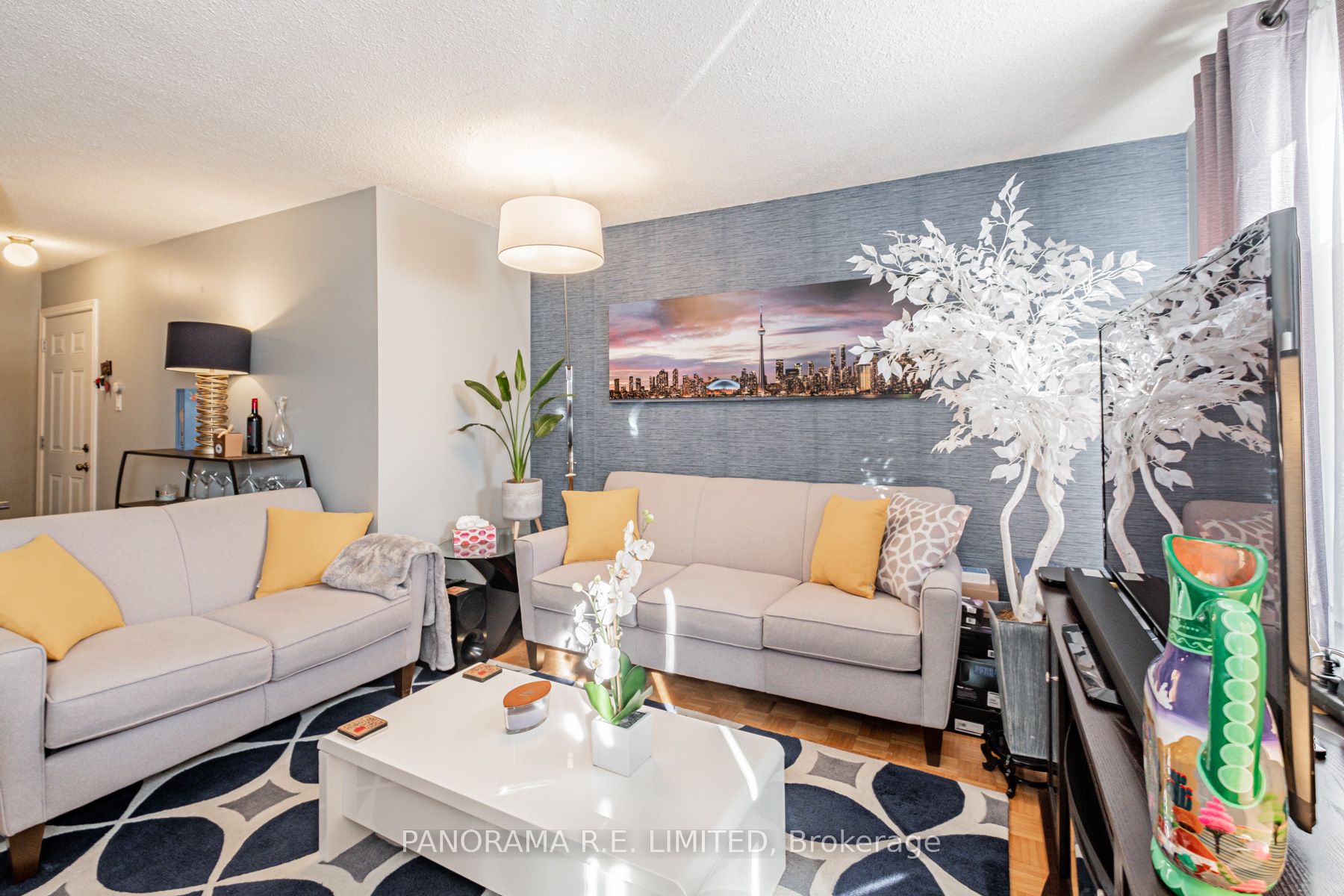 #1 - 3814a Bloor Street Property Photo 11