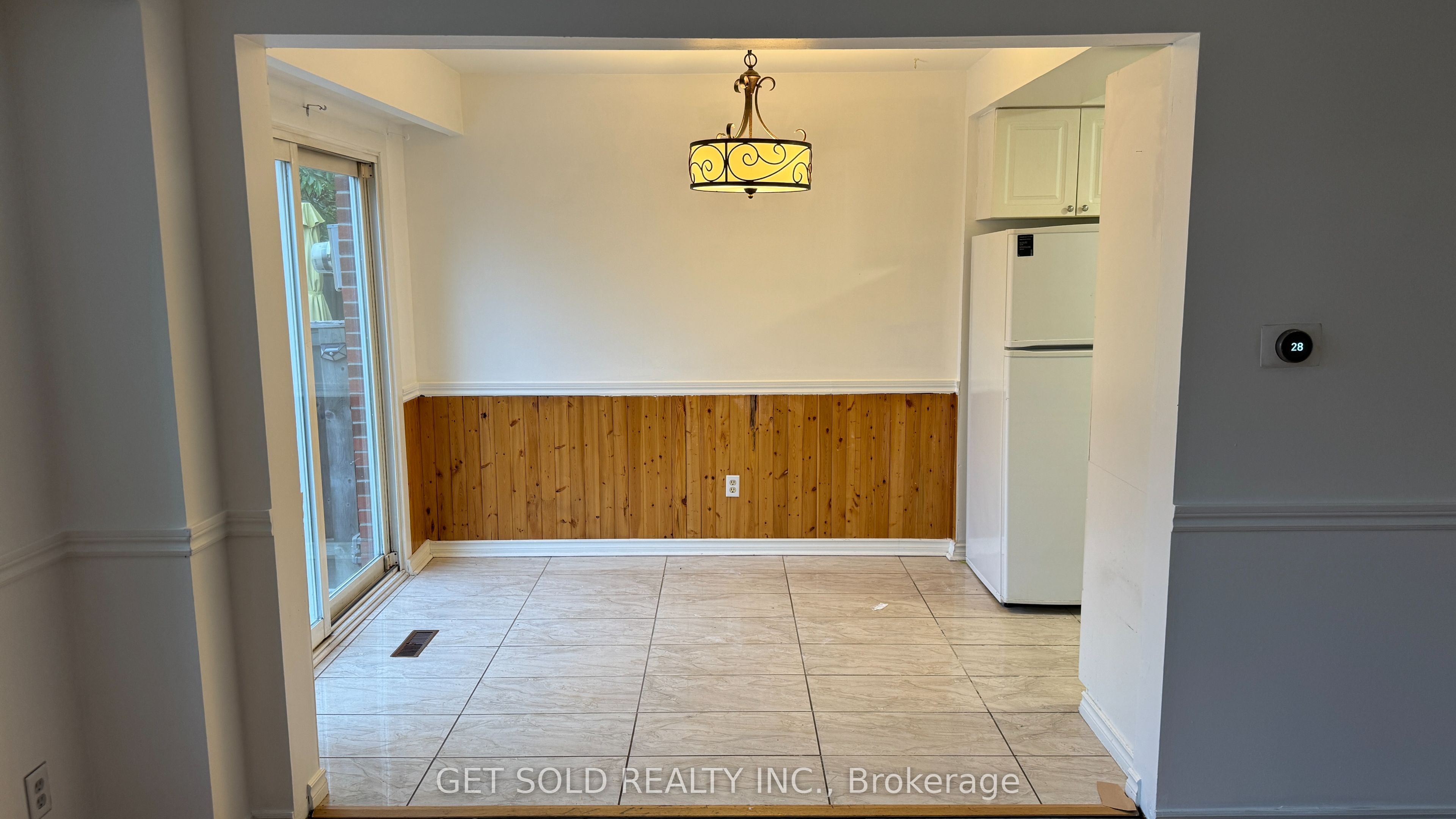 7560 Goreway Drive 30 Property Photo 4