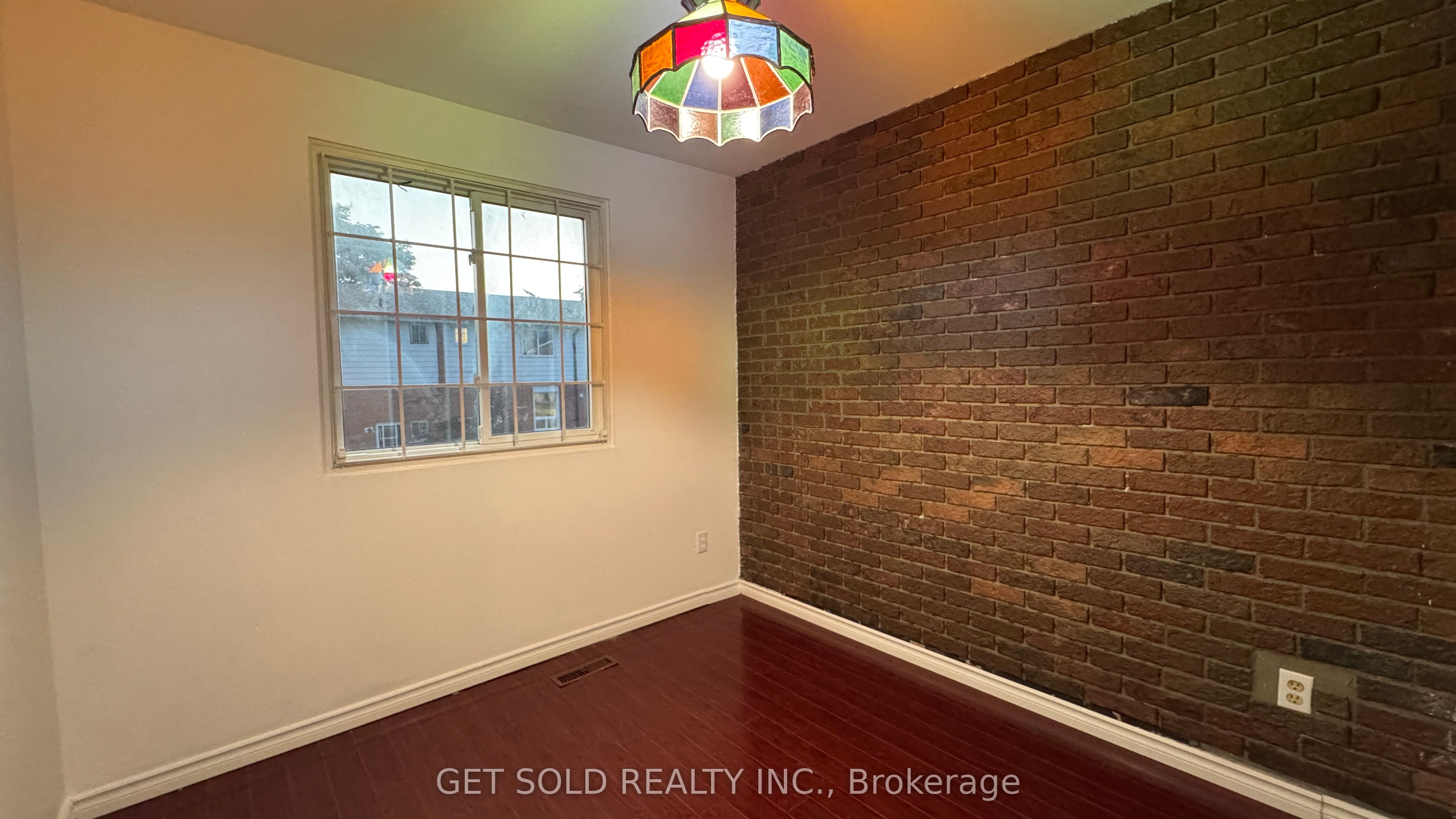 7560 Goreway Drive 30 Property Photo 5