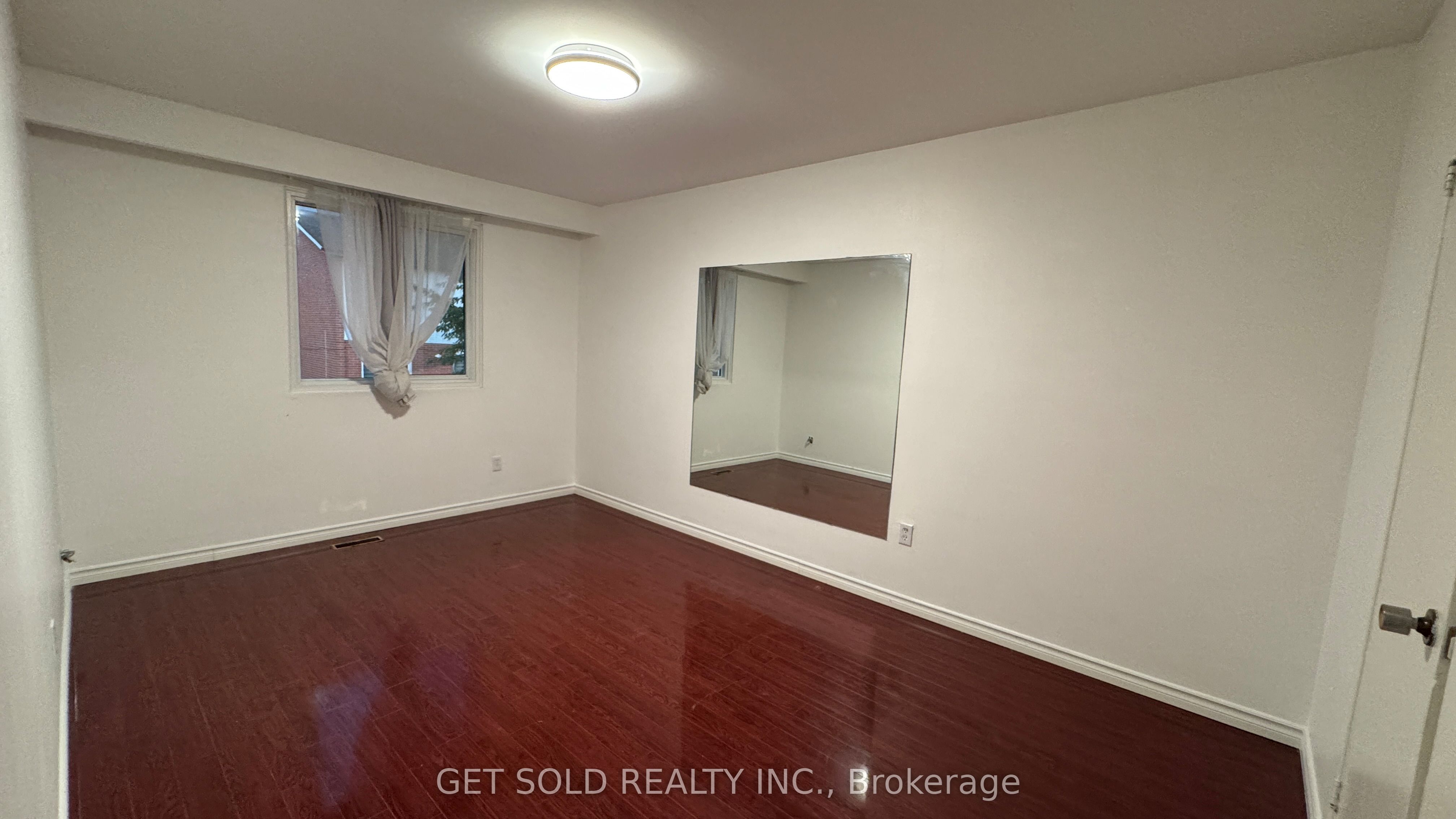 7560 Goreway Drive 30 Property Photo 7