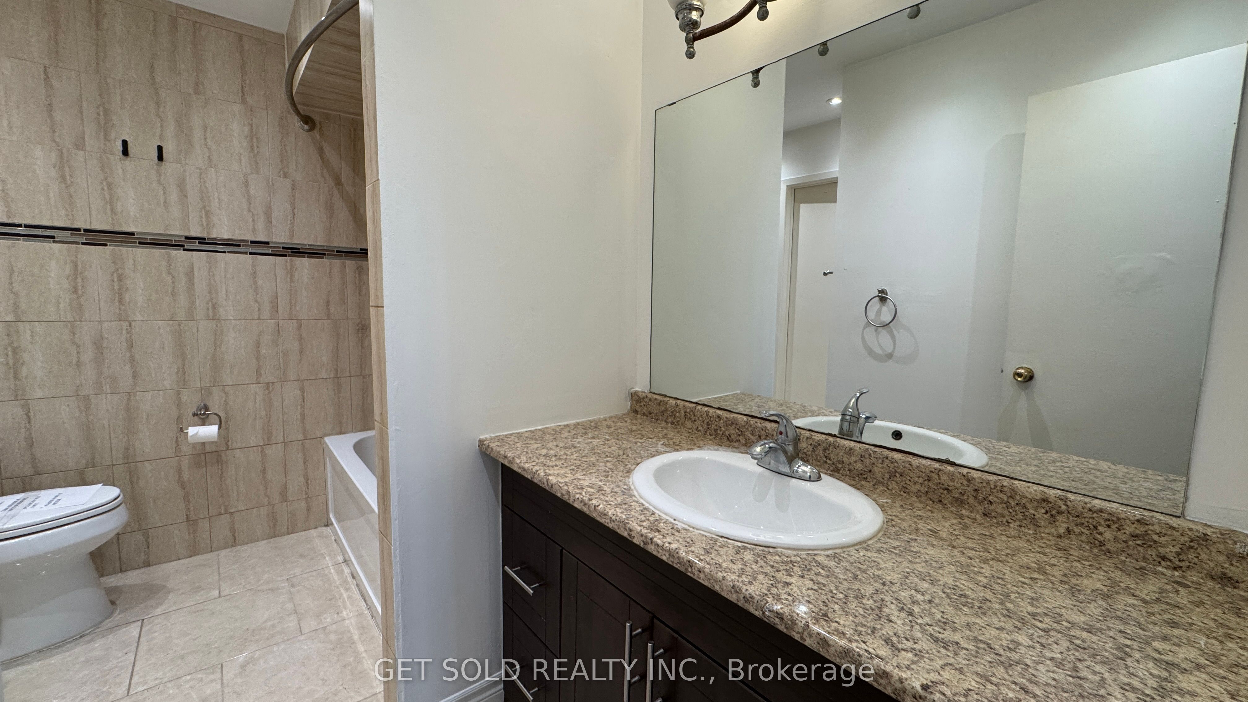 7560 Goreway Drive 30 Property Photo 9