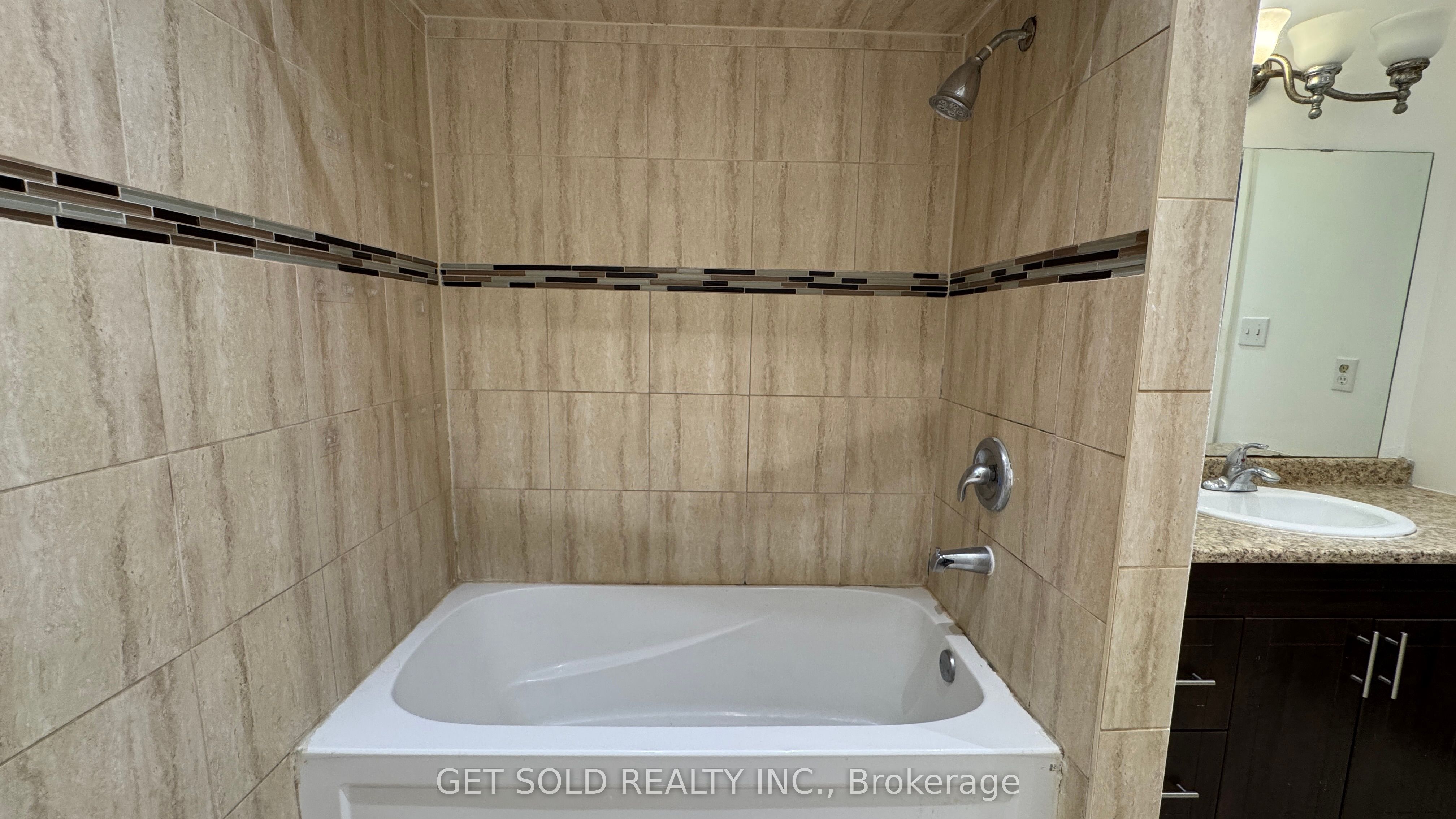 7560 Goreway Drive 30 Property Photo 10