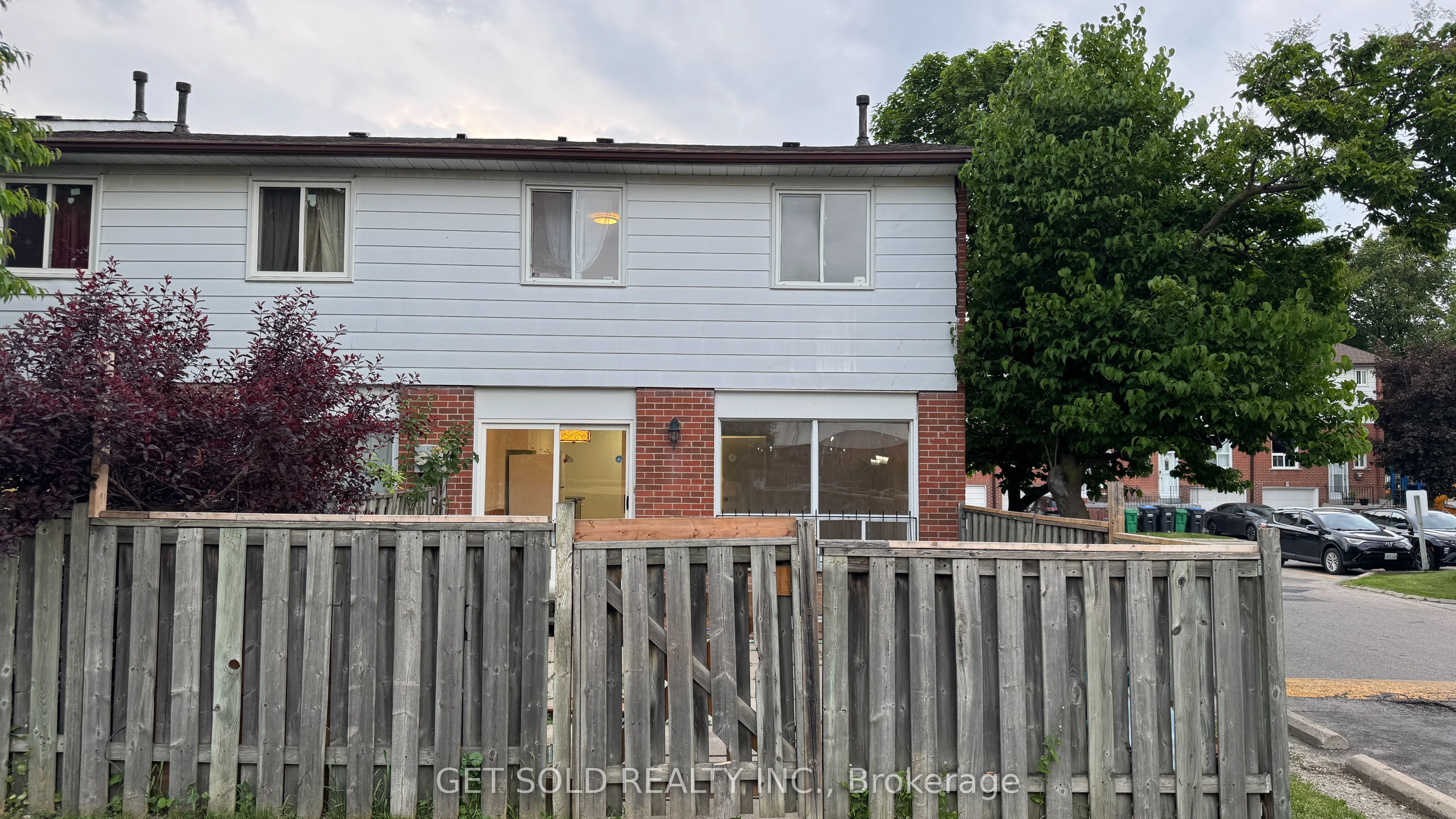 7560 Goreway Drive 30 Property Photo 17