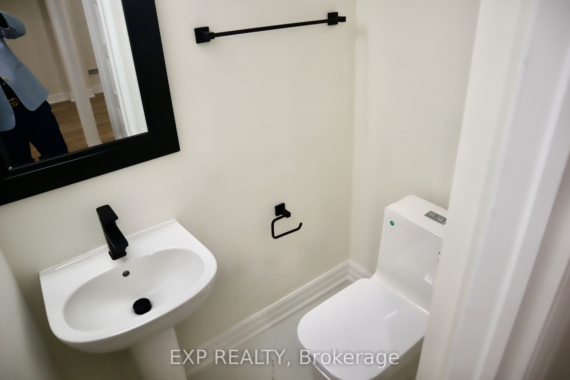 1300 Ridgebank Drive Lower Property Photo 11