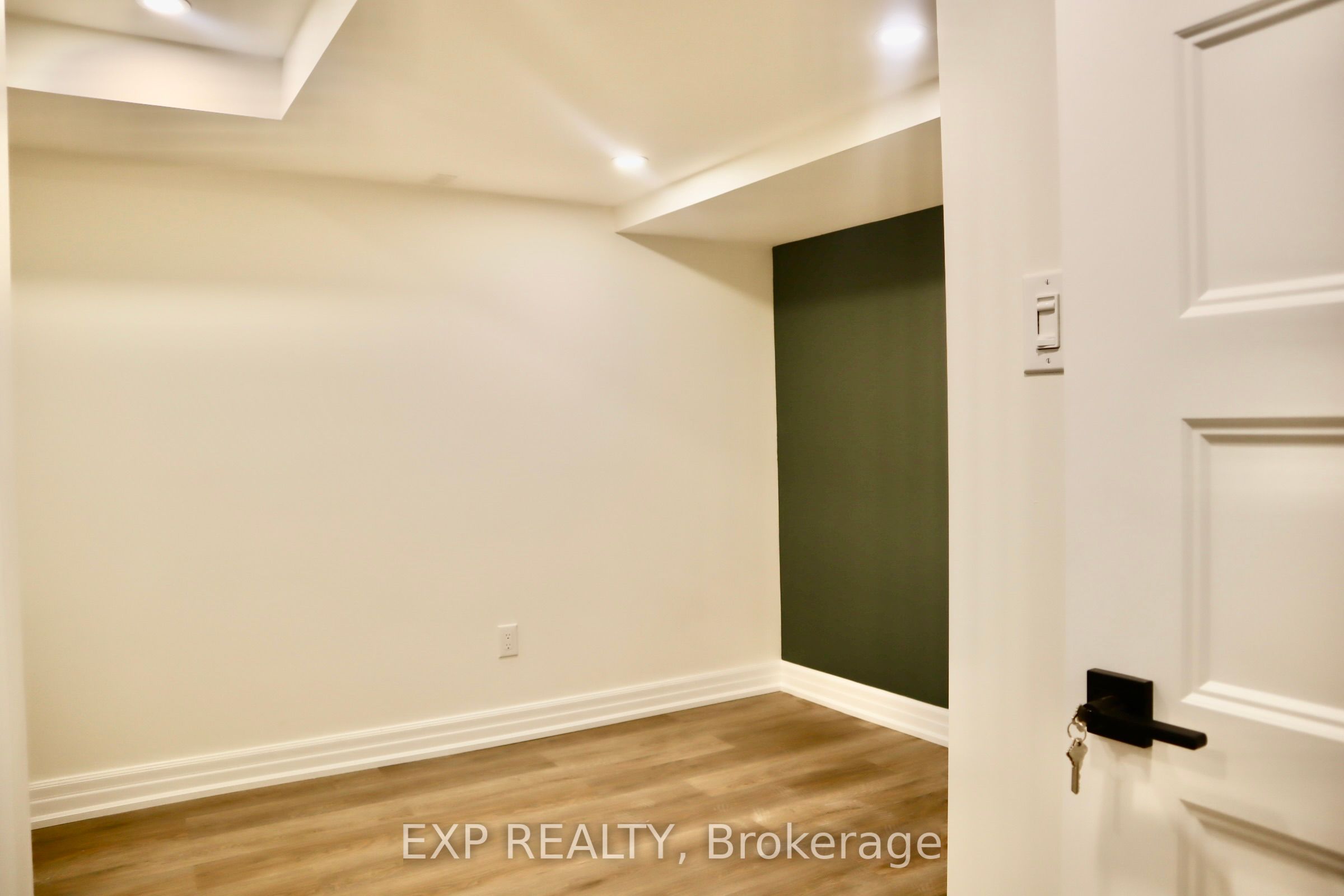 1300 Ridgebank Drive Lower Property Photo 12