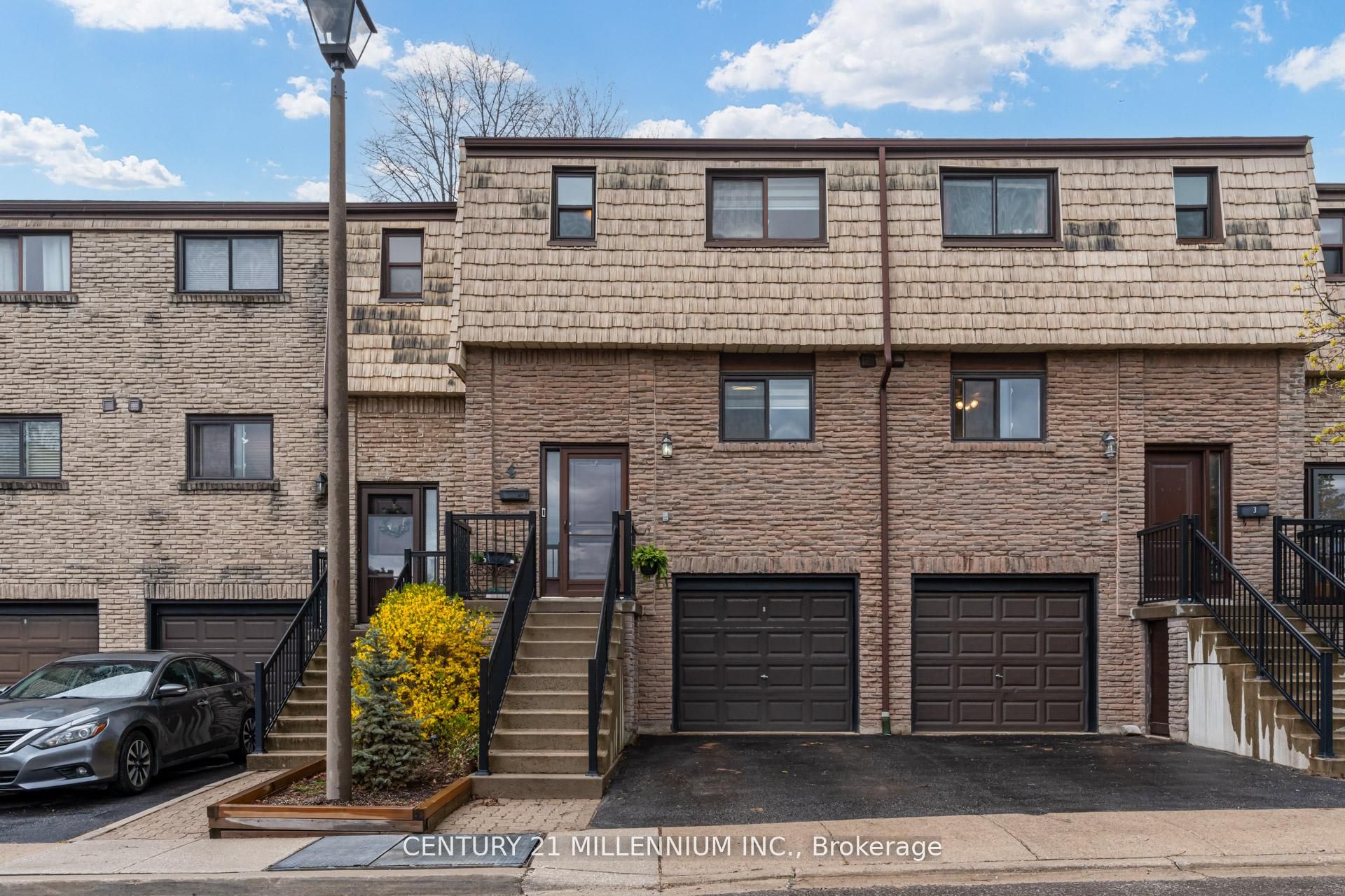 #4 - 1536 Sixth Line Property Photo 1