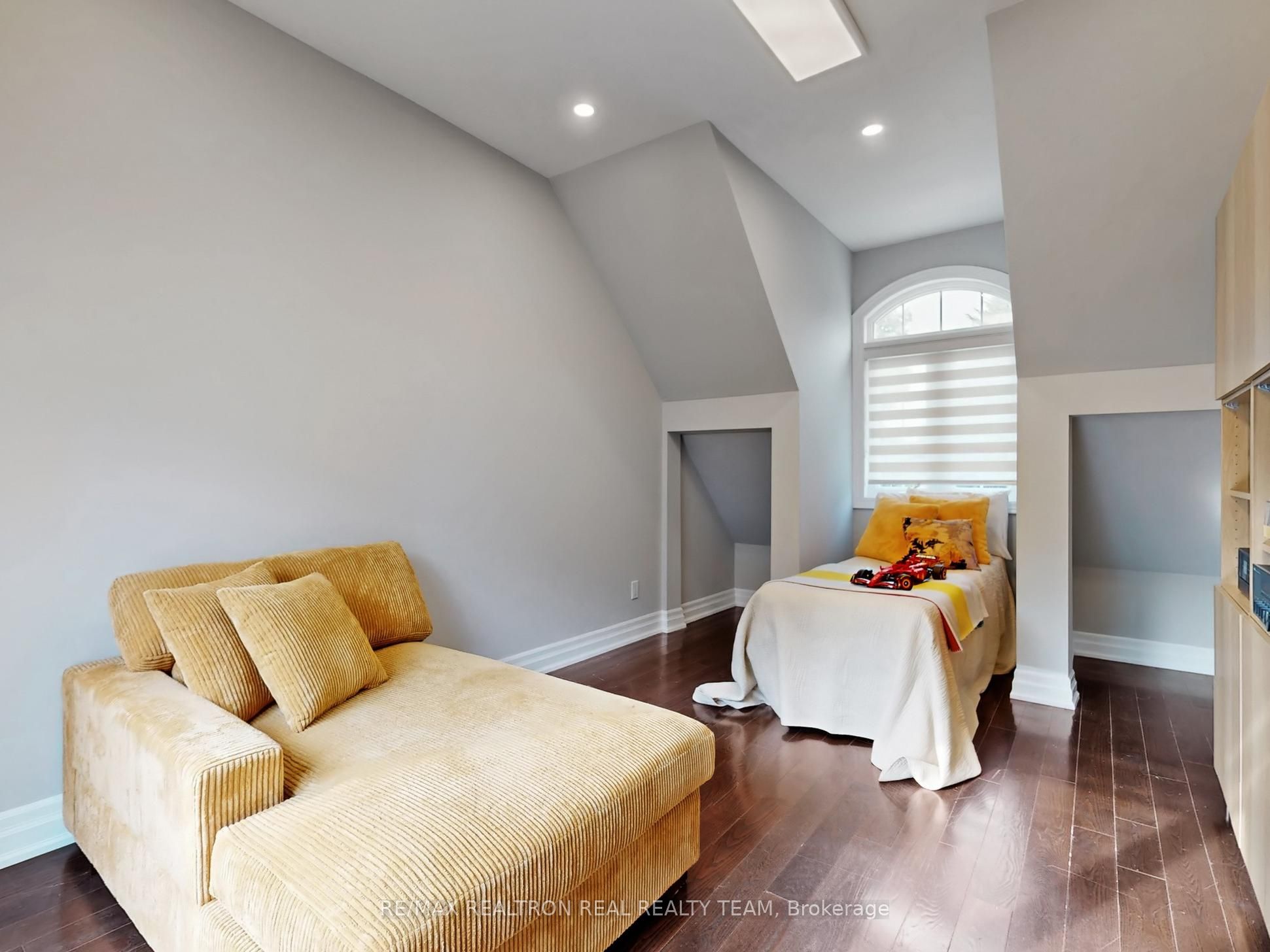 72 Burrows Avenue Property Photo 30